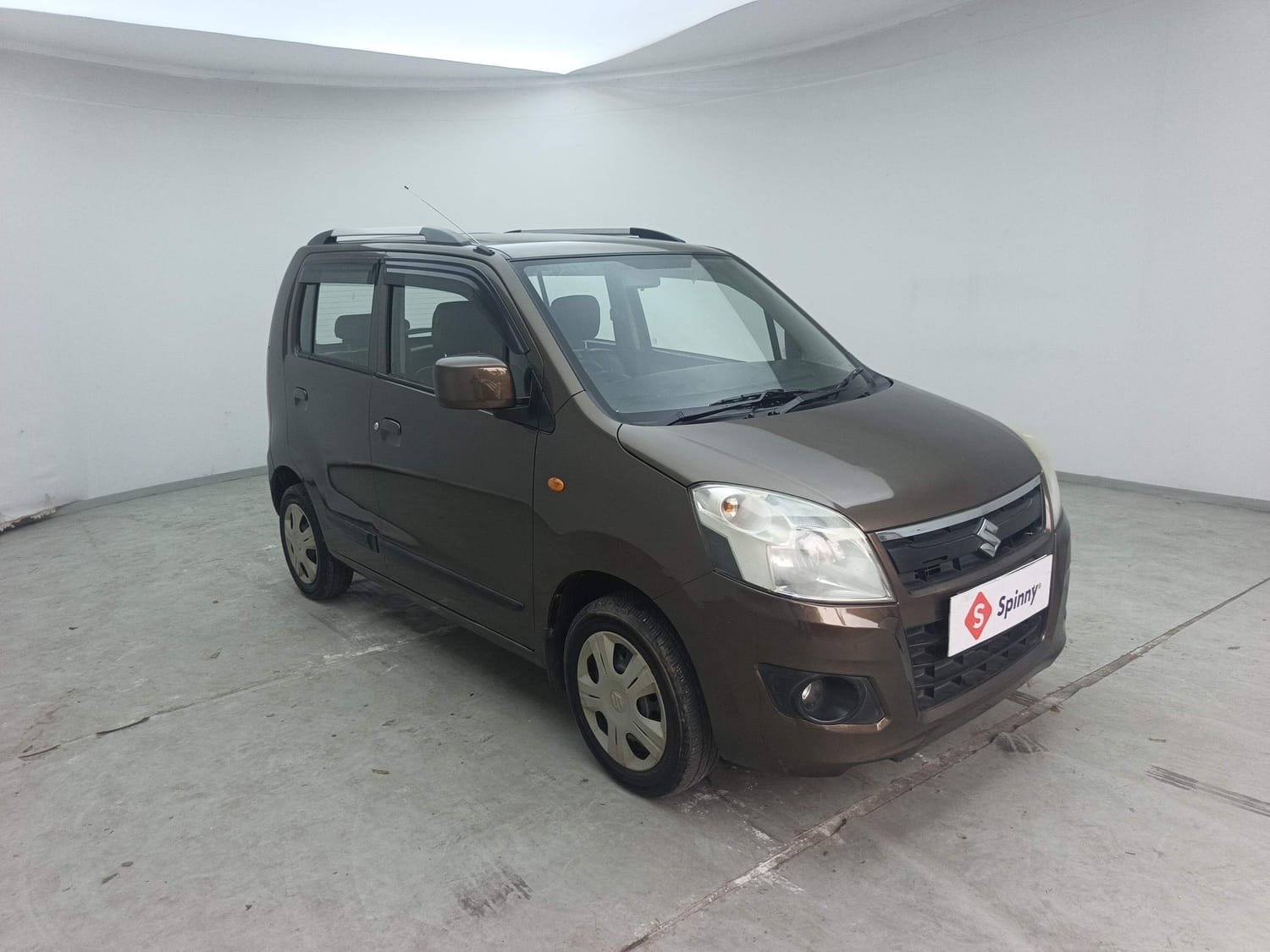 View 2016 Ashok Leyland Stile LE Image 7 Used 2016 Ashok Leyland Stile LE Image 7