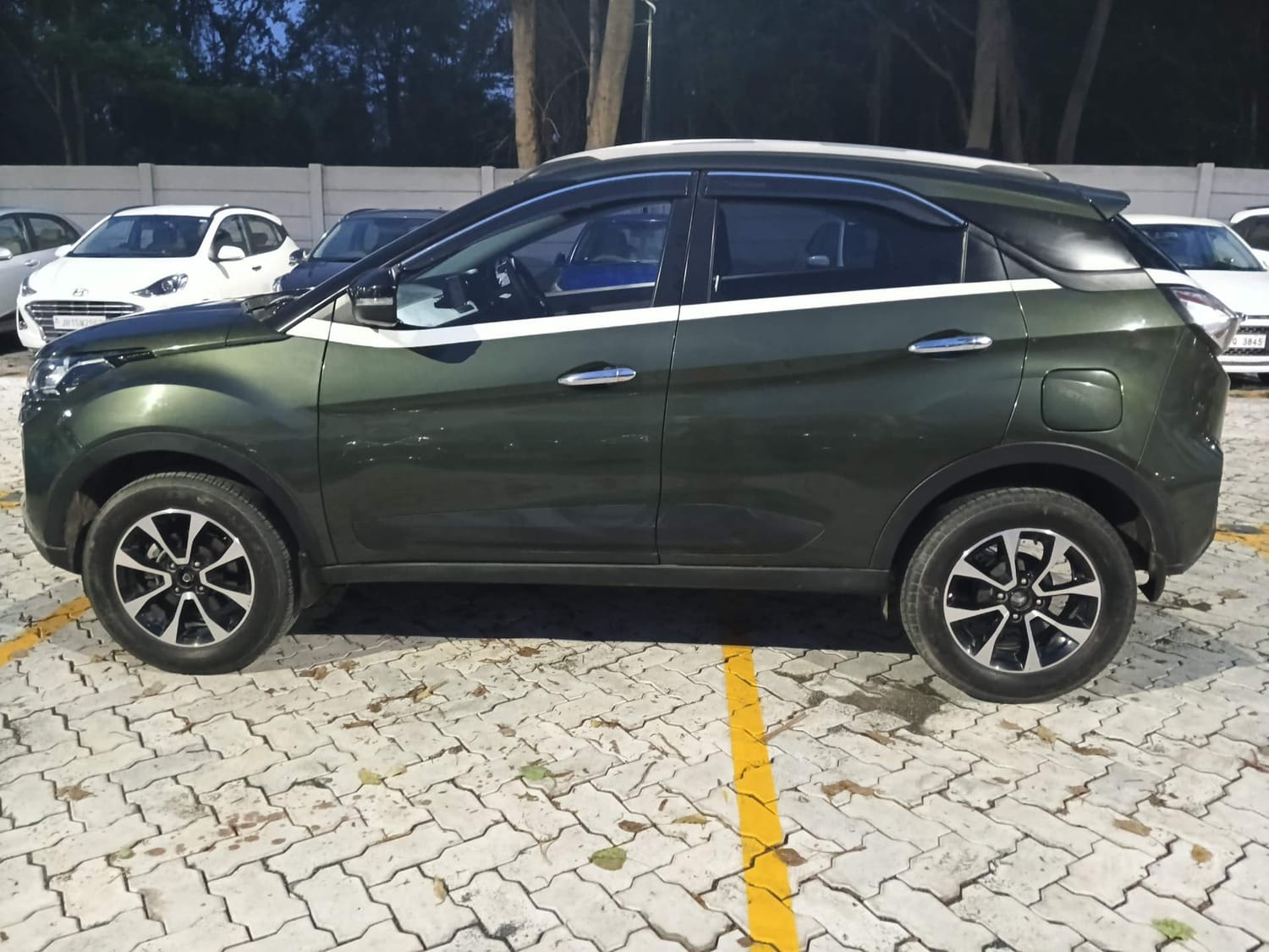 View 2020 Tata Nexon Revotron XZ Plus Image 2 Used 2020 Tata Nexon Revotron XZ Plus Image 2