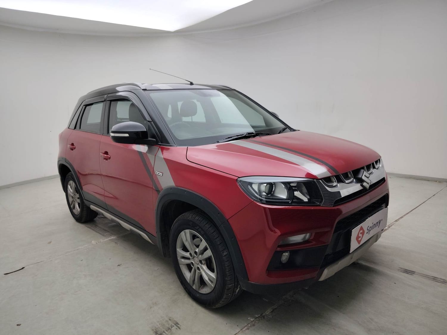 View 2017 Maruti Suzuki Vitara Brezza ZDi Plus (Dual Tone) Image 7 Used 2017 Maruti Suzuki Vitara Brezza ZDi Plus (Dual Tone) Image 7
