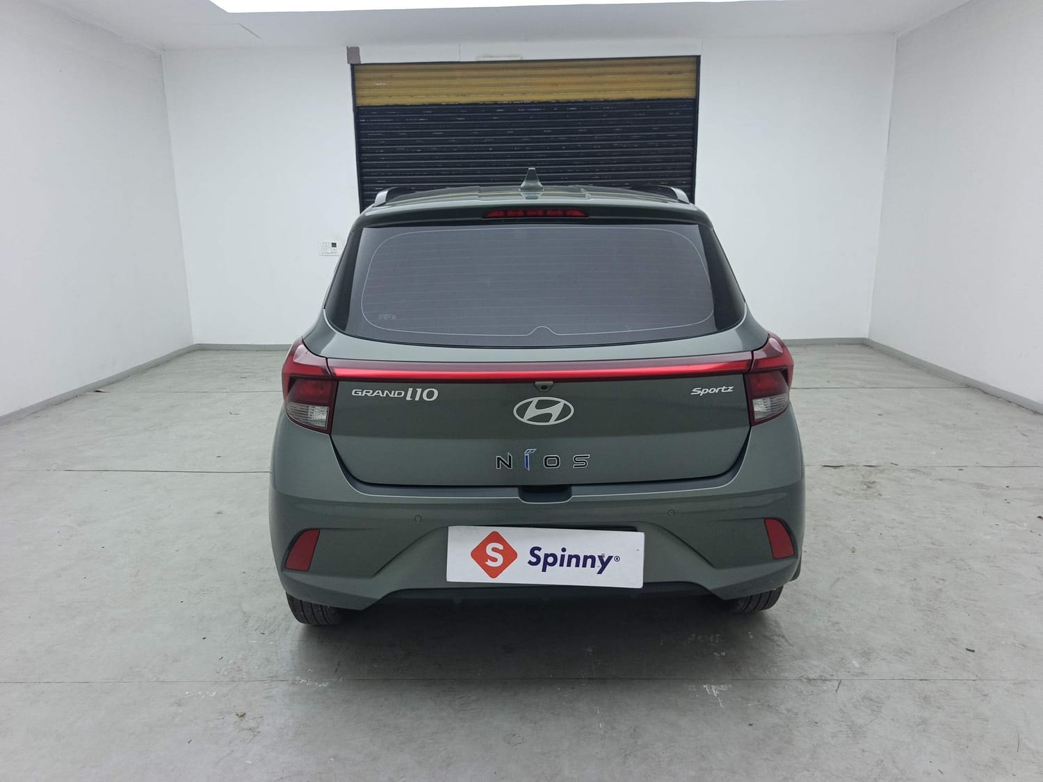 View 2023 Hyundai Grand i10 Nios Sportz Petrol AMT Image 4 Used 2023 Hyundai Grand i10 Nios Sportz Petrol AMT Image 4
