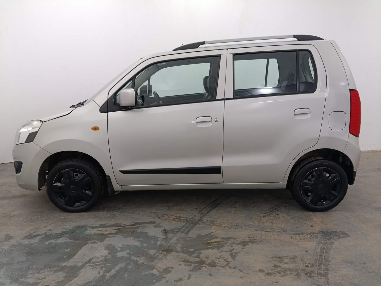 View 2018 Maruti Suzuki Wagon R VXI 1.0 Image 2 Used 2018 Maruti Suzuki Wagon R VXI 1.0 Image 2