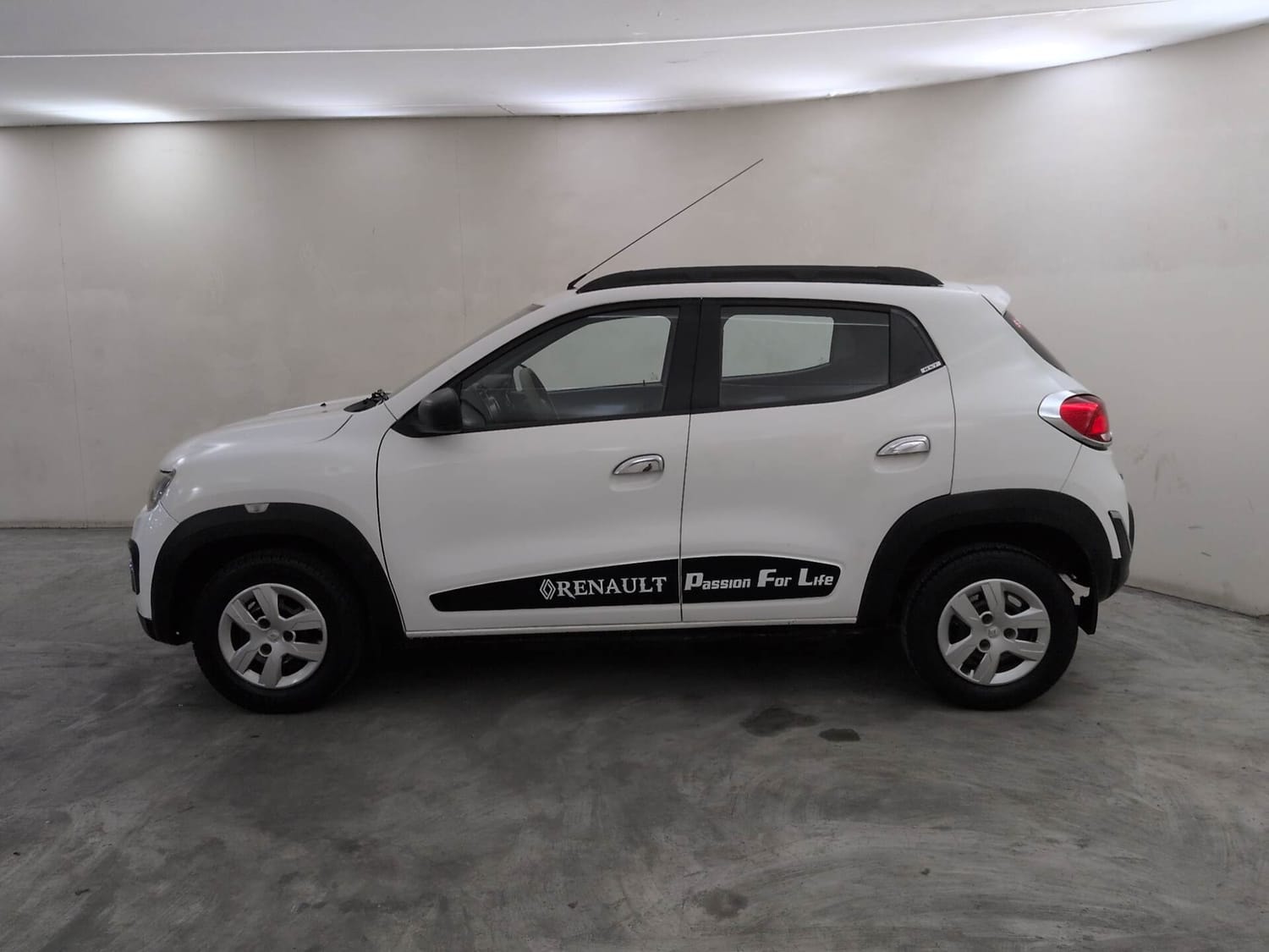 View 2016 Renault Kwid RXT 1.0 BS IV Image 2 Used 2016 Renault Kwid RXT 1.0 BS IV Image 2