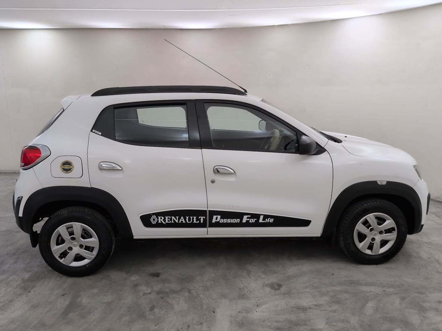 View 2016 Renault Kwid RXT 1.0 BS IV Image 6 Used 2016 Renault Kwid RXT 1.0 BS IV Image 6