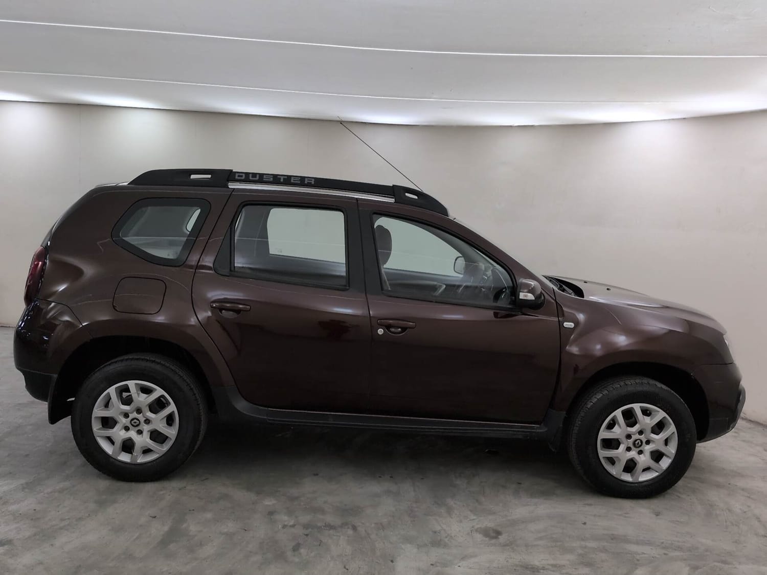 View 2021 Renault Duster Petrol RXS BS IV Image 6 Used 2021 Renault Duster Petrol RXS BS IV Image 6