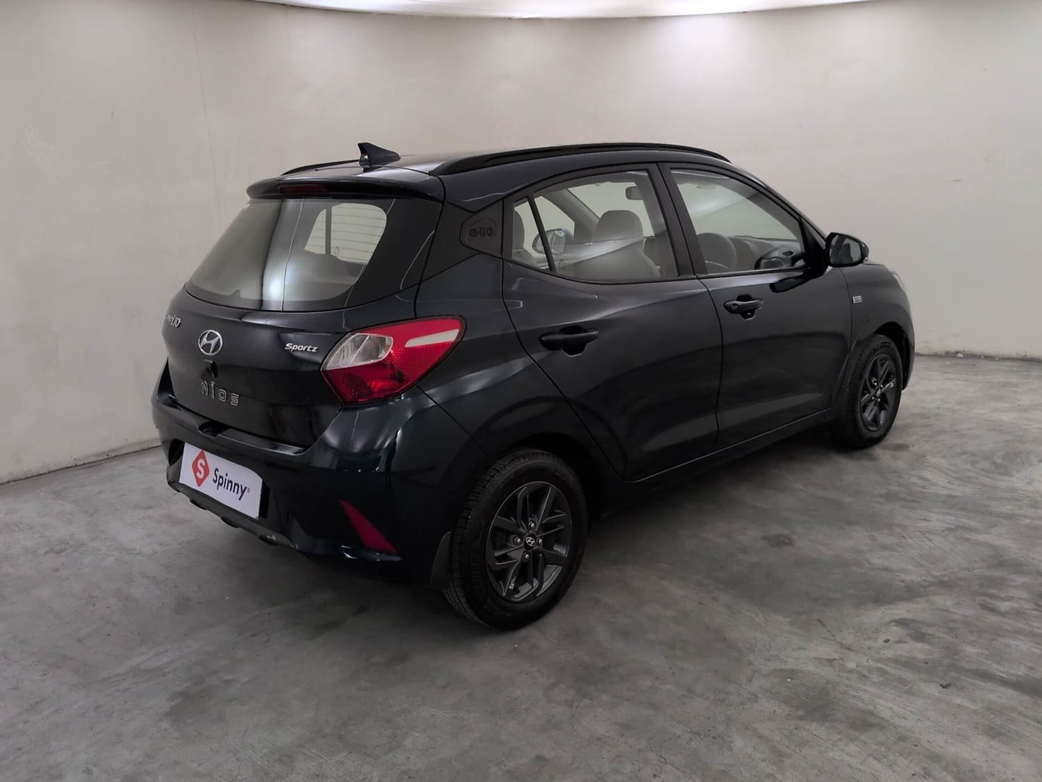 View 2022 Hyundai Grand i10 Nios Sportz Petrol AMT Image 5 Used 2022 Hyundai Grand i10 Nios Sportz Petrol AMT Image 5