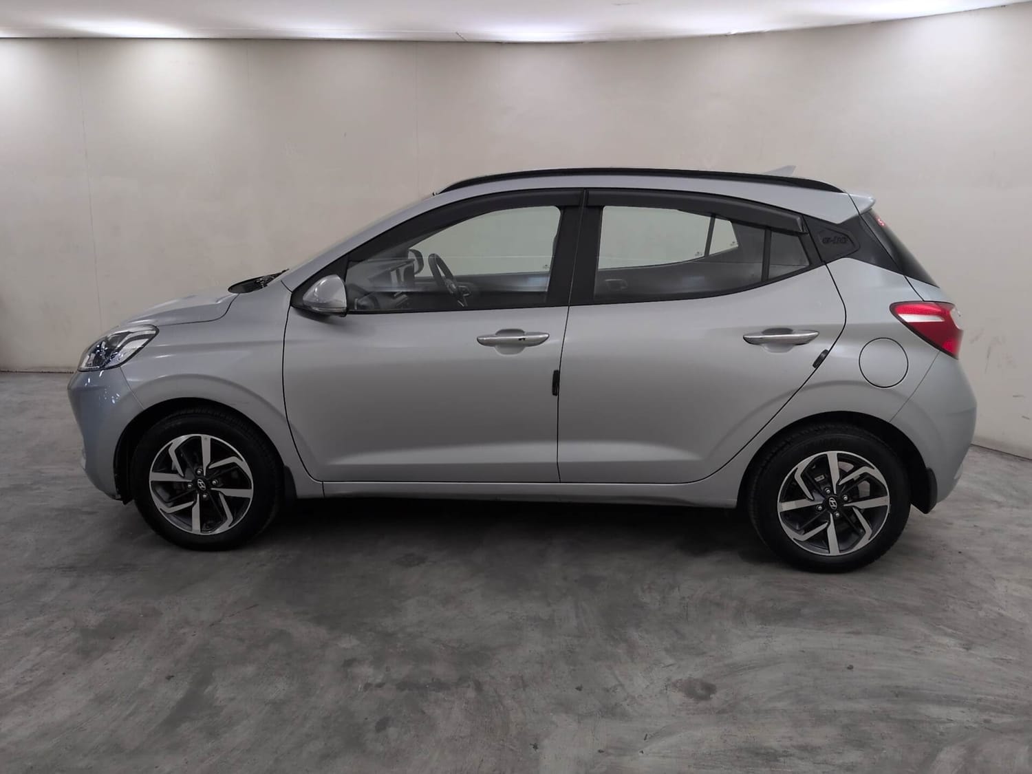 View 2022 Hyundai Grand i10 Nios Asta Petrol AMT Image 2 Used 2022 Hyundai Grand i10 Nios Asta Petrol AMT Image 2