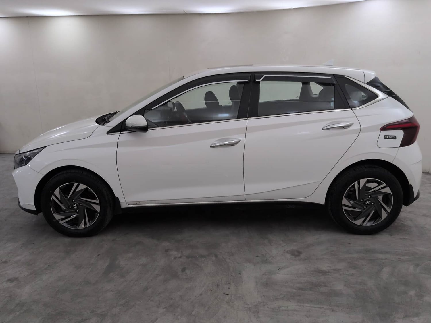 View 2023 Hyundai Elite i20 1.0 Asta Option DCT Petrol Image 2 Used 2023 Hyundai Elite i20 1.0 Asta Option DCT Petrol Image 2