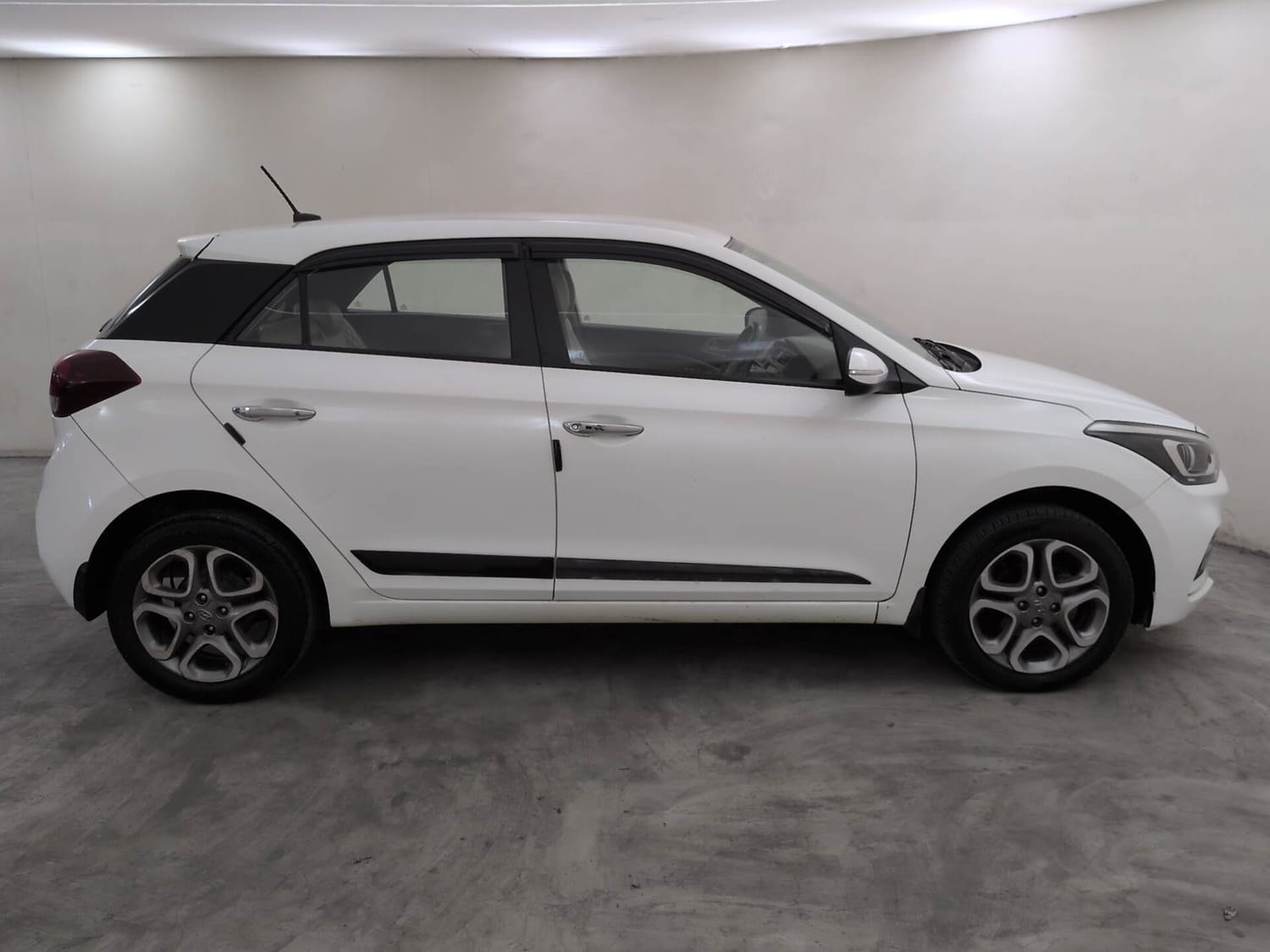 View 2019 Hyundai Elite i20 1.4 Asta Option Diesel BS IV Image 6 Used 2019 Hyundai Elite i20 1.4 Asta Option Diesel BS IV Image 6