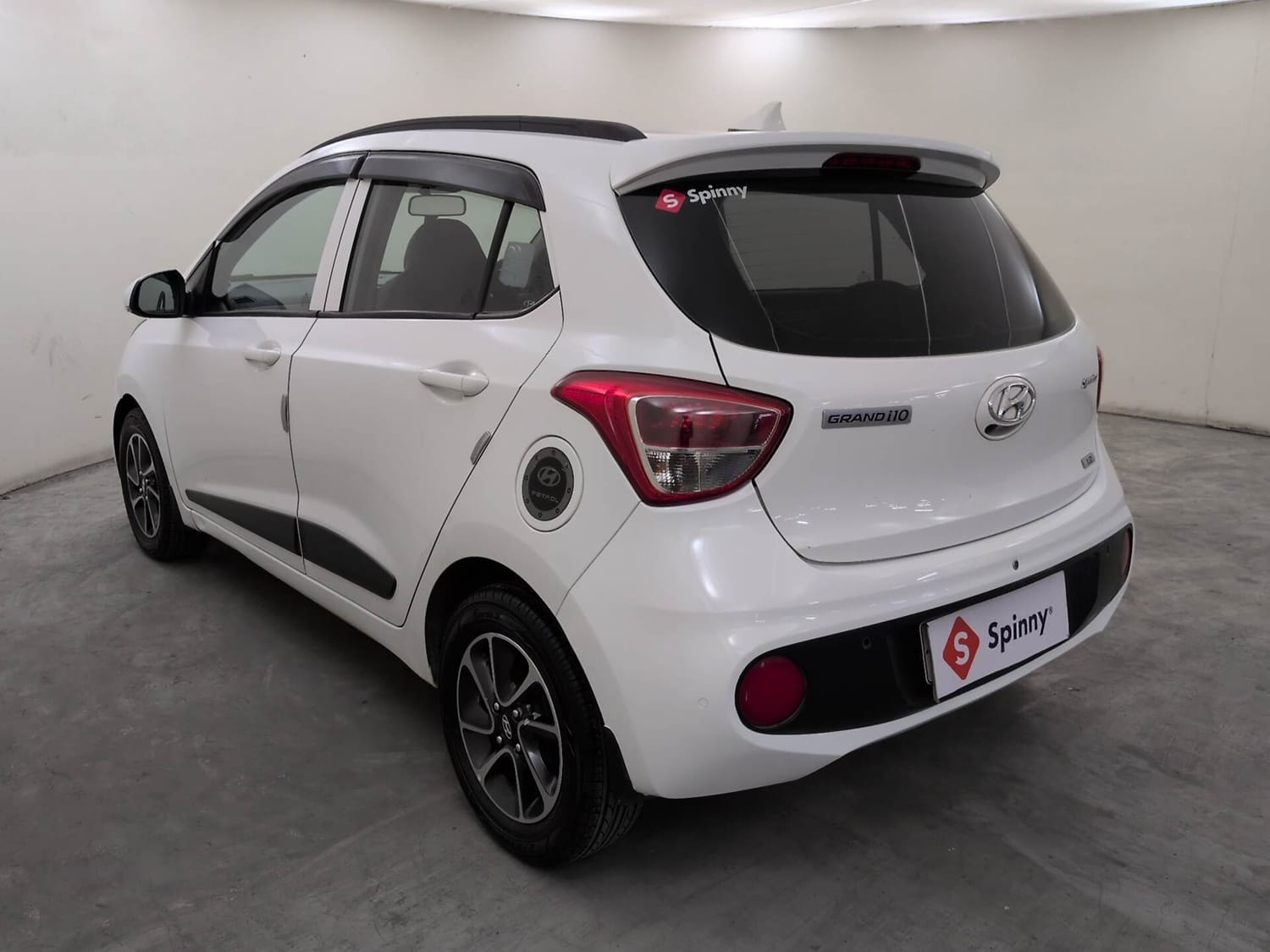 View 2019 Hyundai Grand i10 1.2 Sportz AT Petrol Image 3 Used 2019 Hyundai Grand i10 1.2 Sportz AT Petrol Image 3