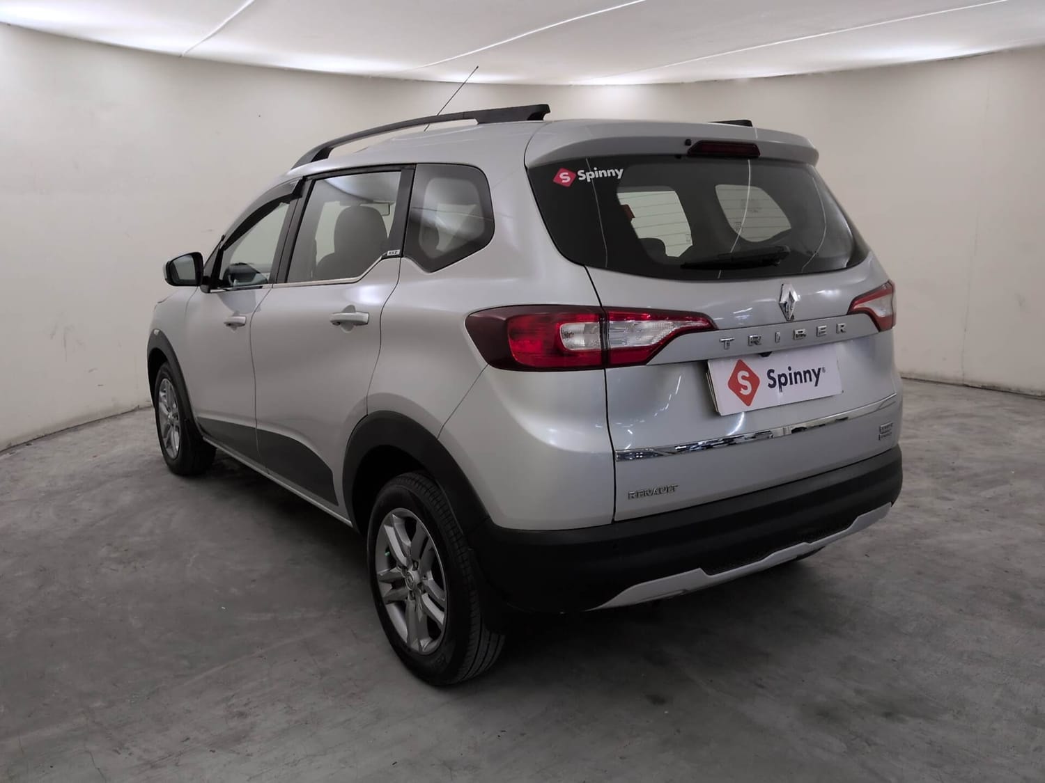 View 2021 Renault Triber RXZ AMT Image 3 Used 2021 Renault Triber RXZ AMT Image 3