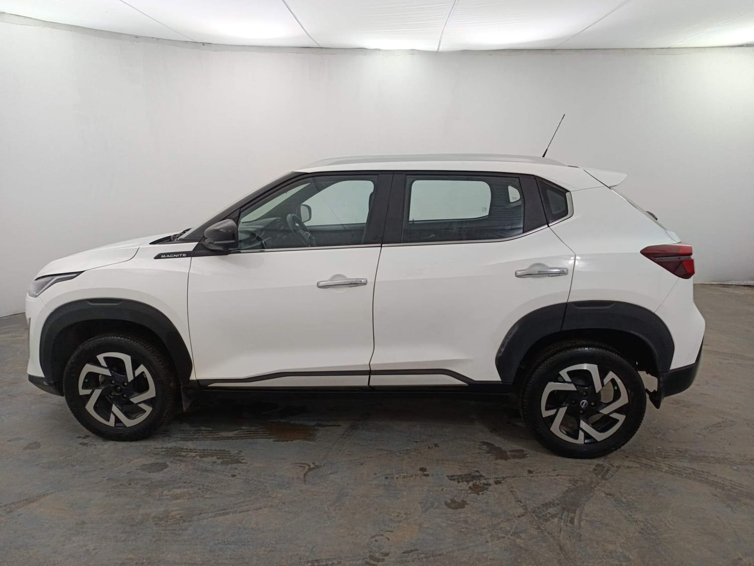 View 2021 Nissan Magnite XV Premium Image 2 Used 2021 Nissan Magnite XV Premium Image 2