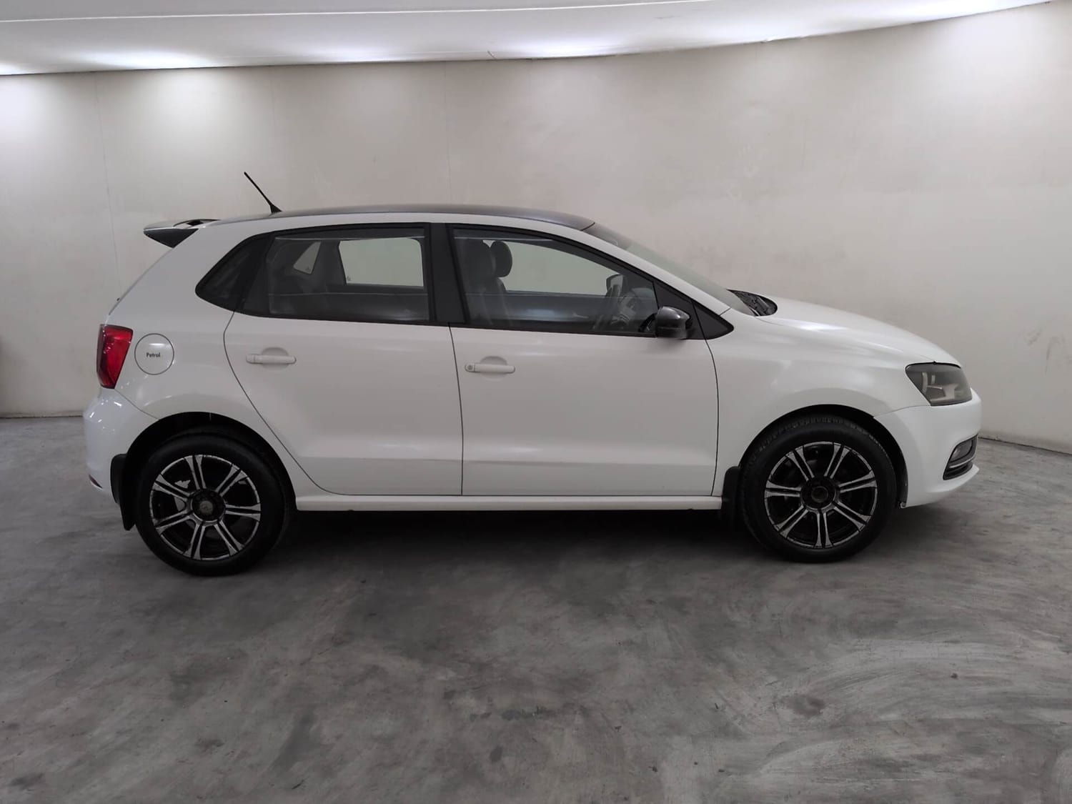 View 2018 Volkswagen Polo 1.0 L MPI Highline Plus Petrol Image 6 Used 2018 Volkswagen Polo 1.0 L MPI Highline Plus Petrol Image 6