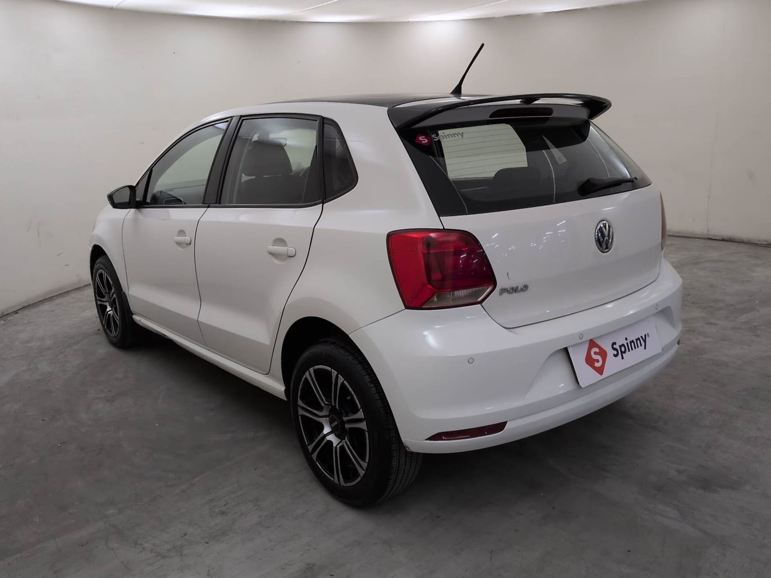 View 2018 Volkswagen Polo 1.0 L MPI Highline Plus Petrol Image 3 Used 2018 Volkswagen Polo 1.0 L MPI Highline Plus Petrol Image 3