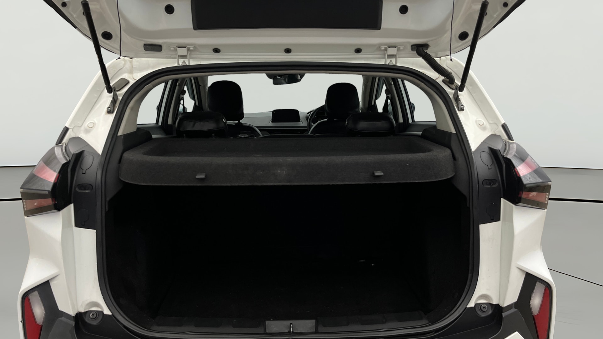 View 2024 Tata Nexon Revotron XE Image 36 Used 2024 Tata Nexon Revotron XE Image 36