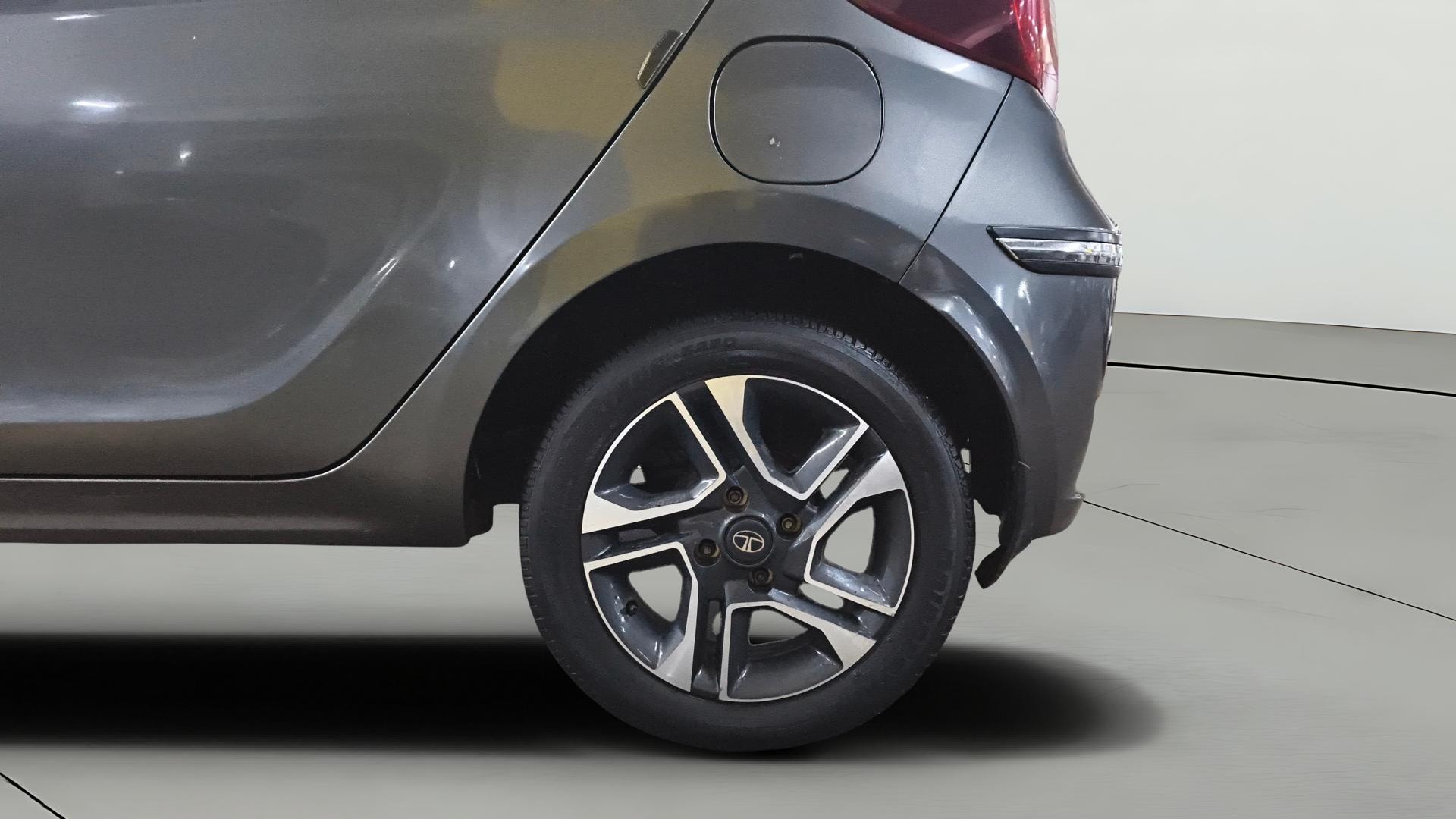View 2021 Tata Tiago Revotorq XB Image 11 Used 2021 Tata Tiago Revotorq XB Image 11