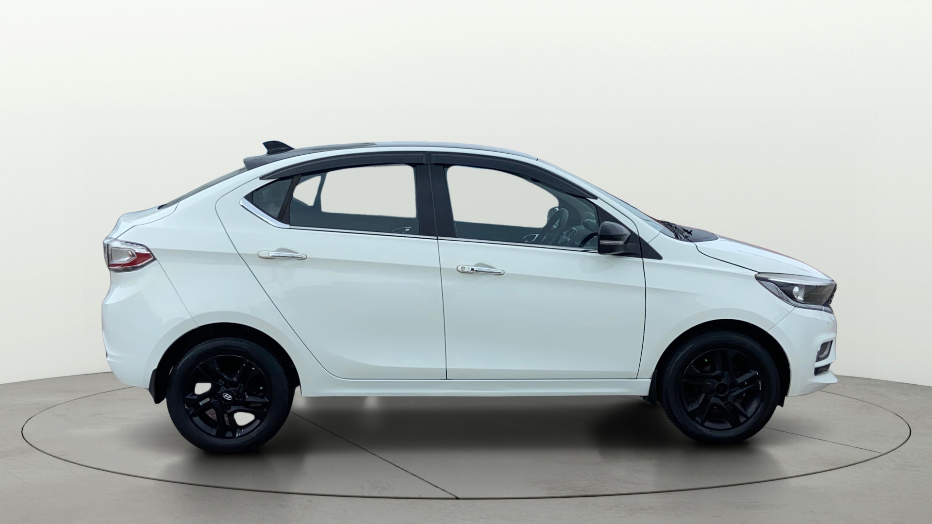 View 2022 Tata Tigor XE Diesel Image 8 Used 2022 Tata Tigor XE Diesel Image 8