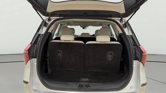 View Mahindra XUV700 Image 43 Used Mahindra XUV700 Image 43