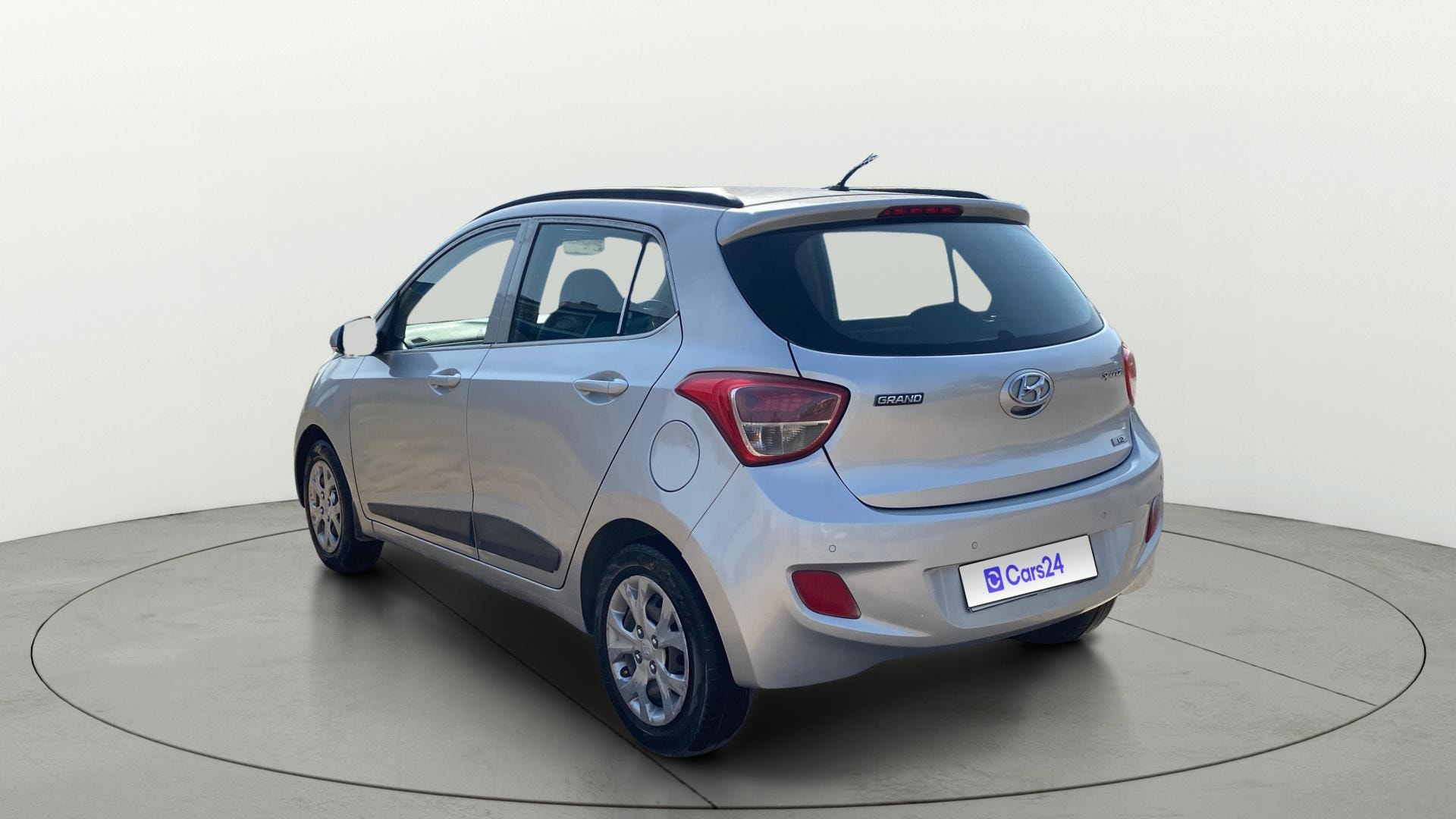 View 2015 Hyundai Grand i10 Sportz 1.2 Kappa Image 2 Used 2015 Hyundai Grand i10 Sportz 1.2 Kappa Image 2