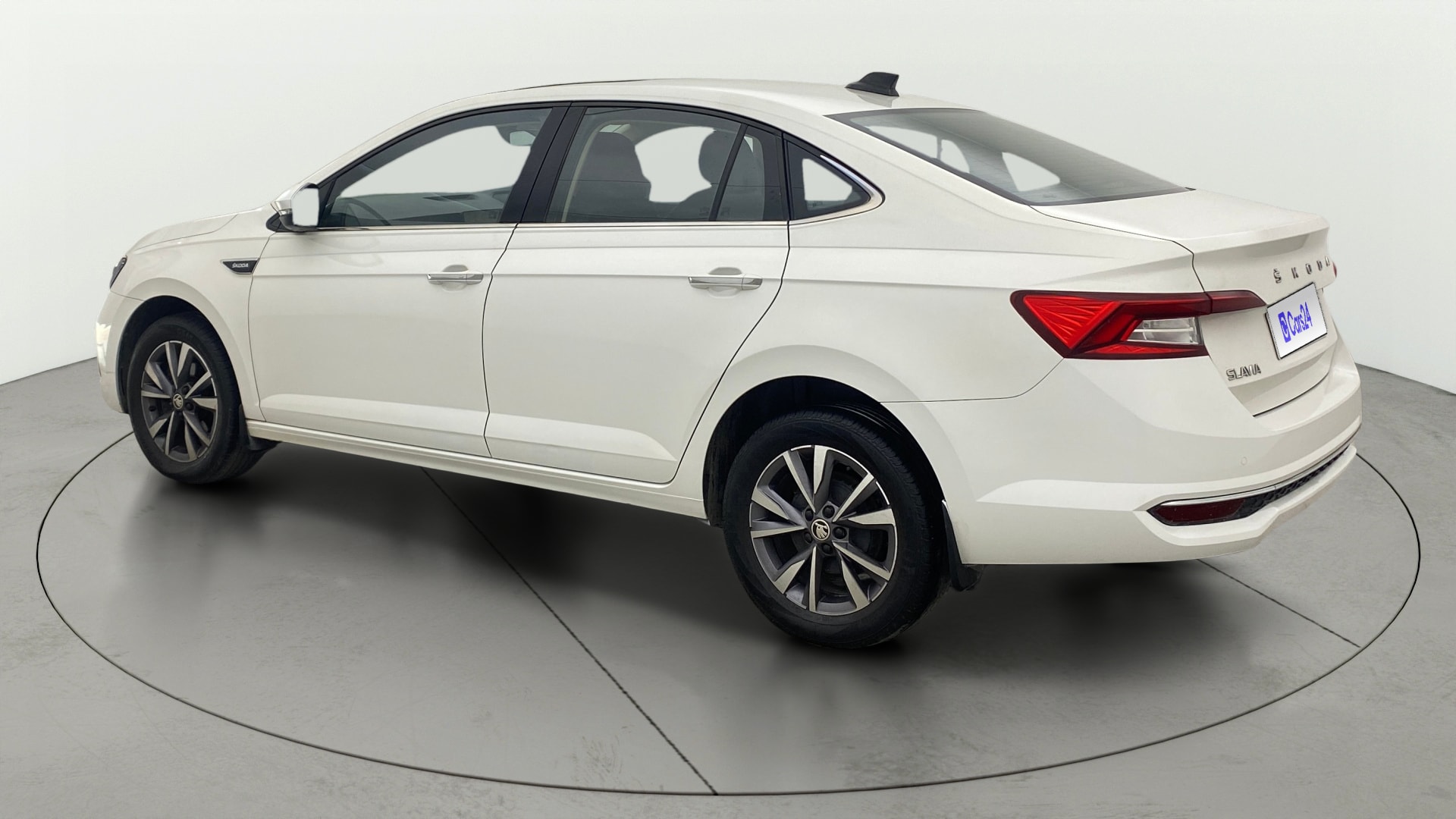 View 2022 Skoda Slavia Style 1.0 TSI AT Image 2 Used 2022 Skoda Slavia Style 1.0 TSI AT Image 2