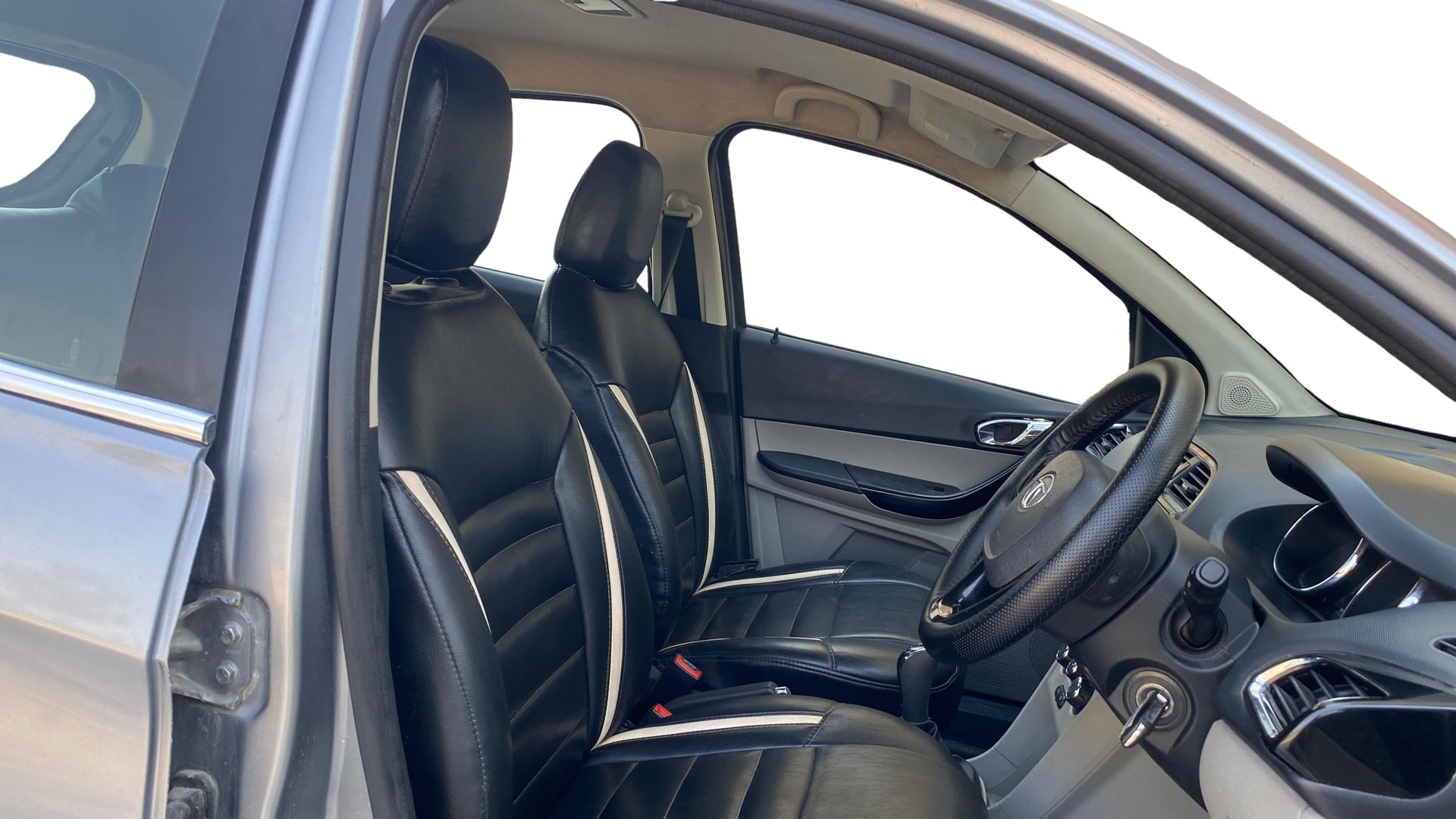 View 2019 Tata Tiago Revotorq XB Image 26 Used 2019 Tata Tiago Revotorq XB Image 26