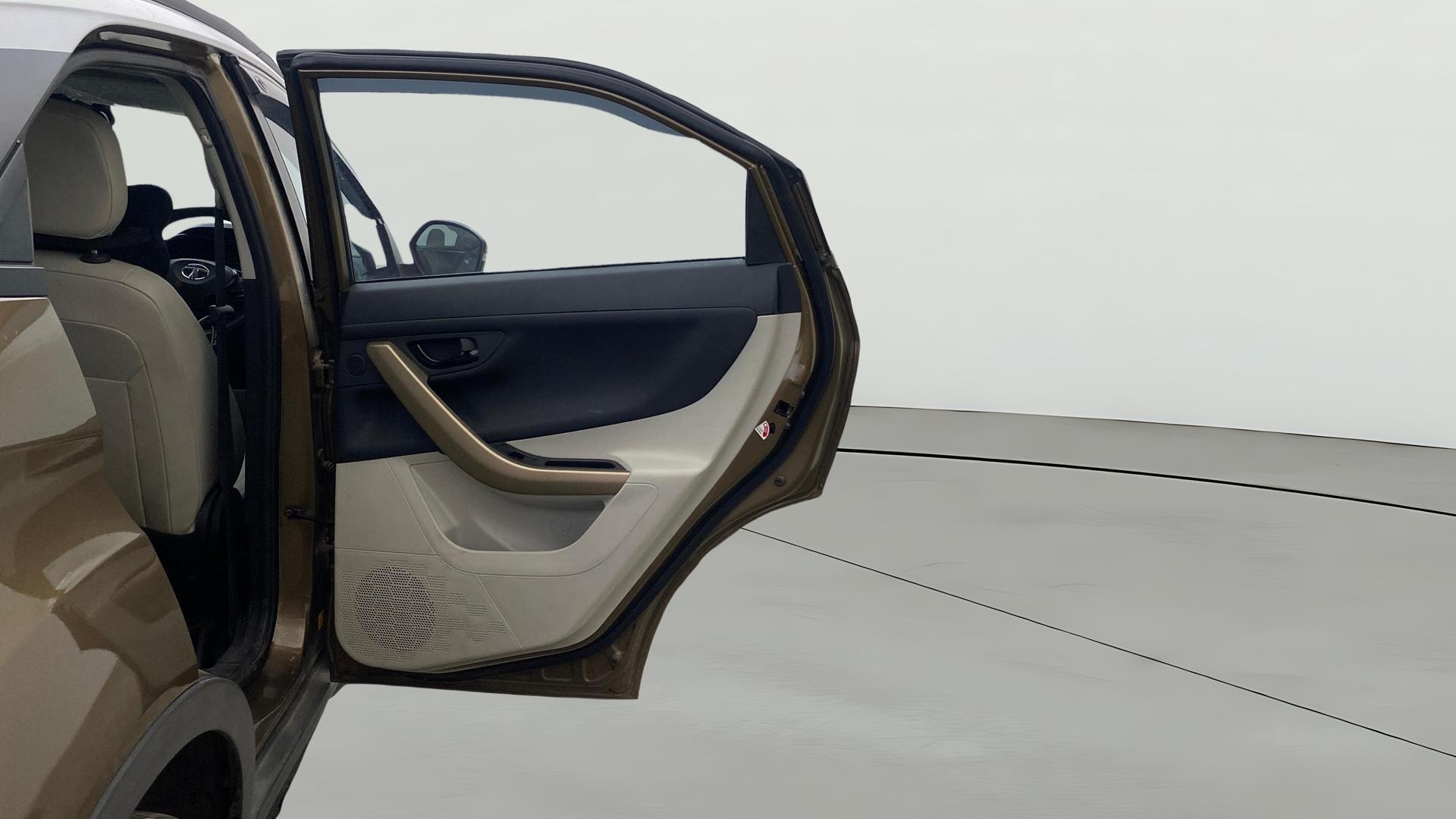 View 2022 Tata Nexon Revotron XE Image 7 Used 2022 Tata Nexon Revotron XE Image 7