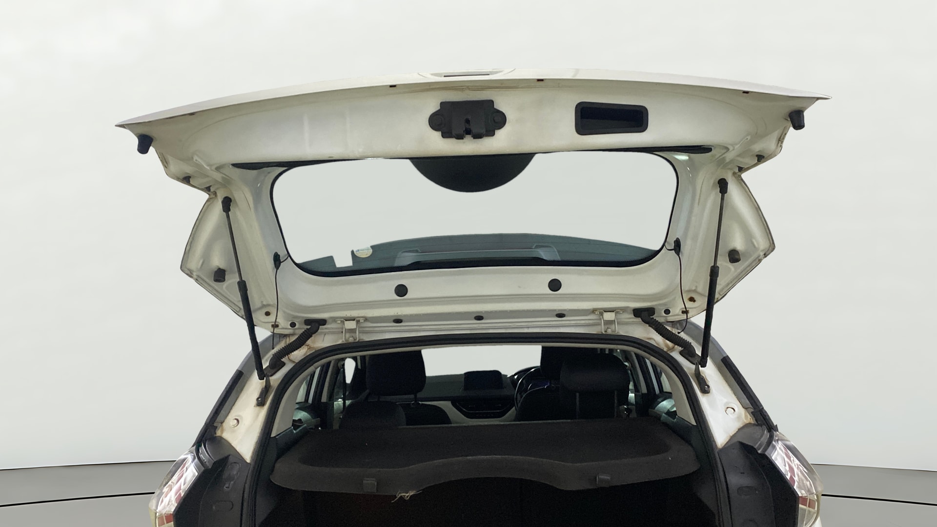 View 2022 Tata Nexon Revotron XE Image 16 Used 2022 Tata Nexon Revotron XE Image 16