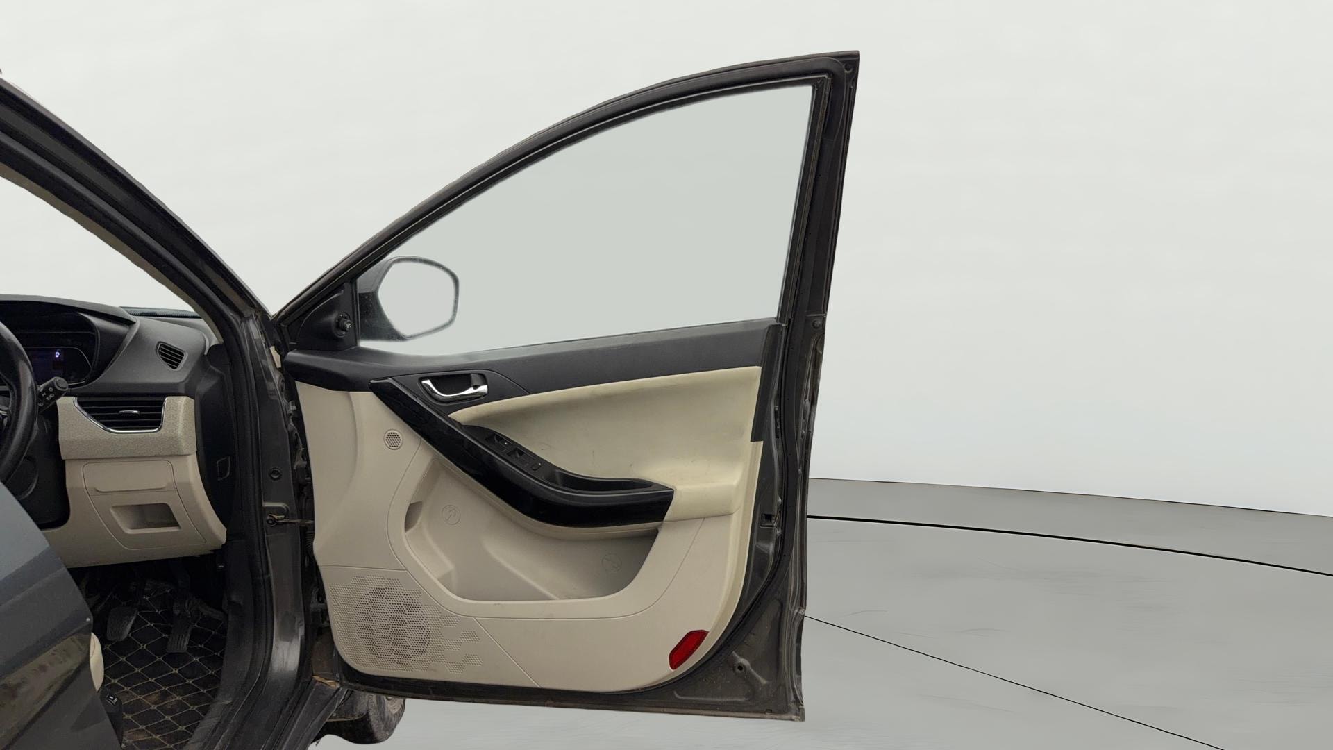 View 2022 Tata Nexon Revotron XE Image 48 Used 2022 Tata Nexon Revotron XE Image 48