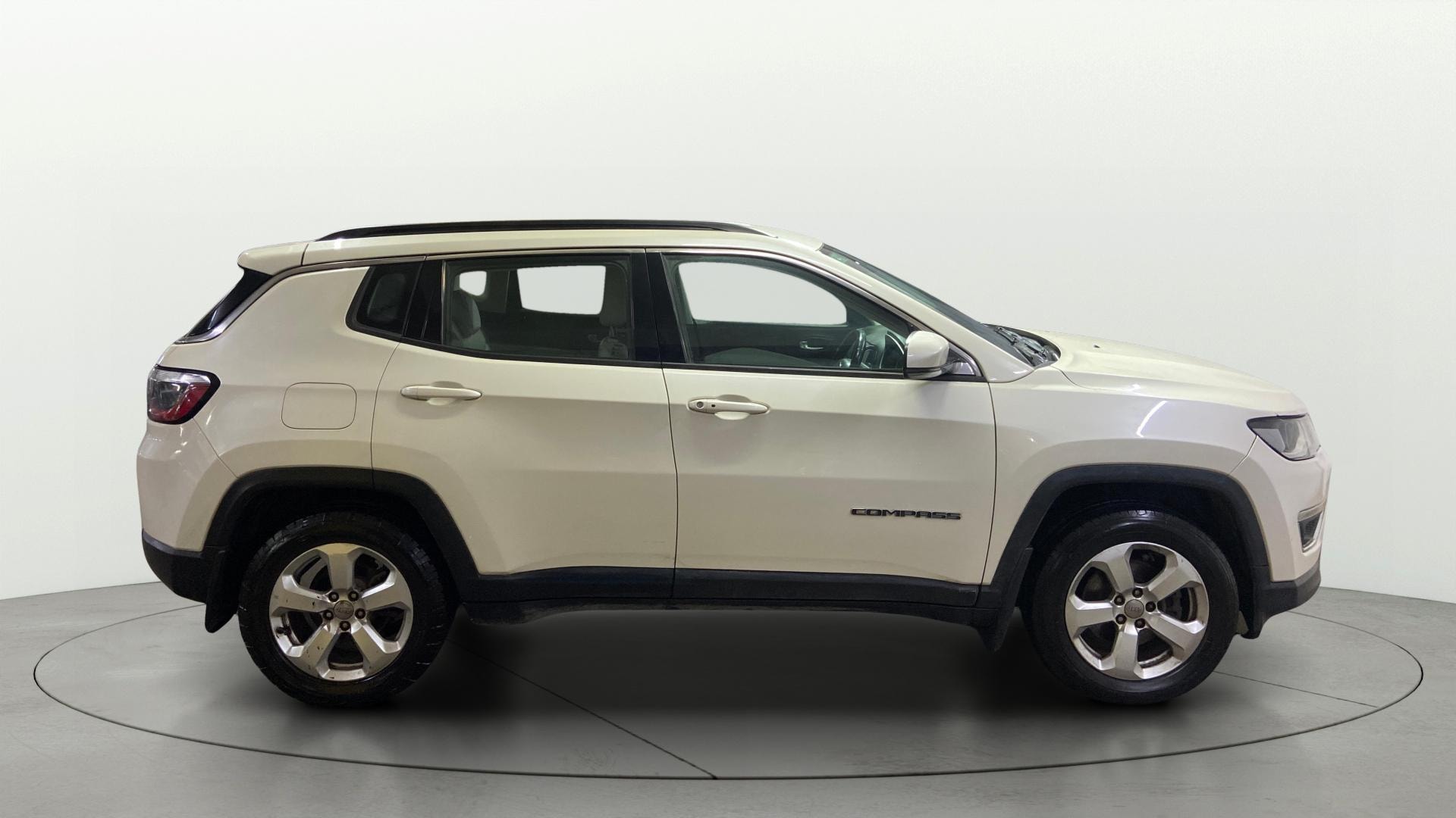 View 2019 Jeep Compass Limited 1.4 Multi AIR Petrol DDCT AT BS IV Image 8 Used 2019 Jeep Compass Limited 1.4 Multi AIR Petrol DDCT AT BS IV Image 8