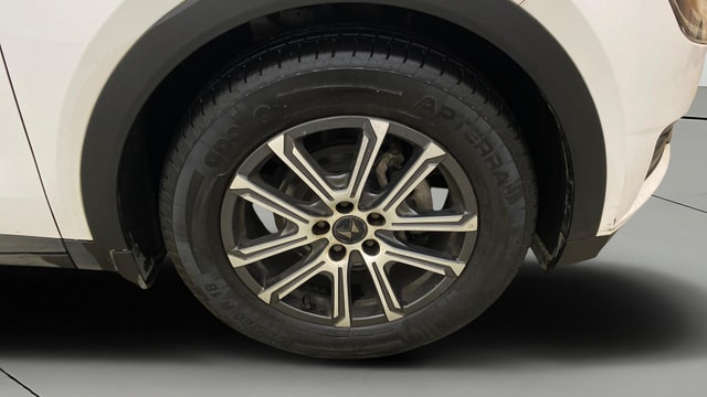 View Mahindra XUV700 Image 46 Used Mahindra XUV700 Image 46