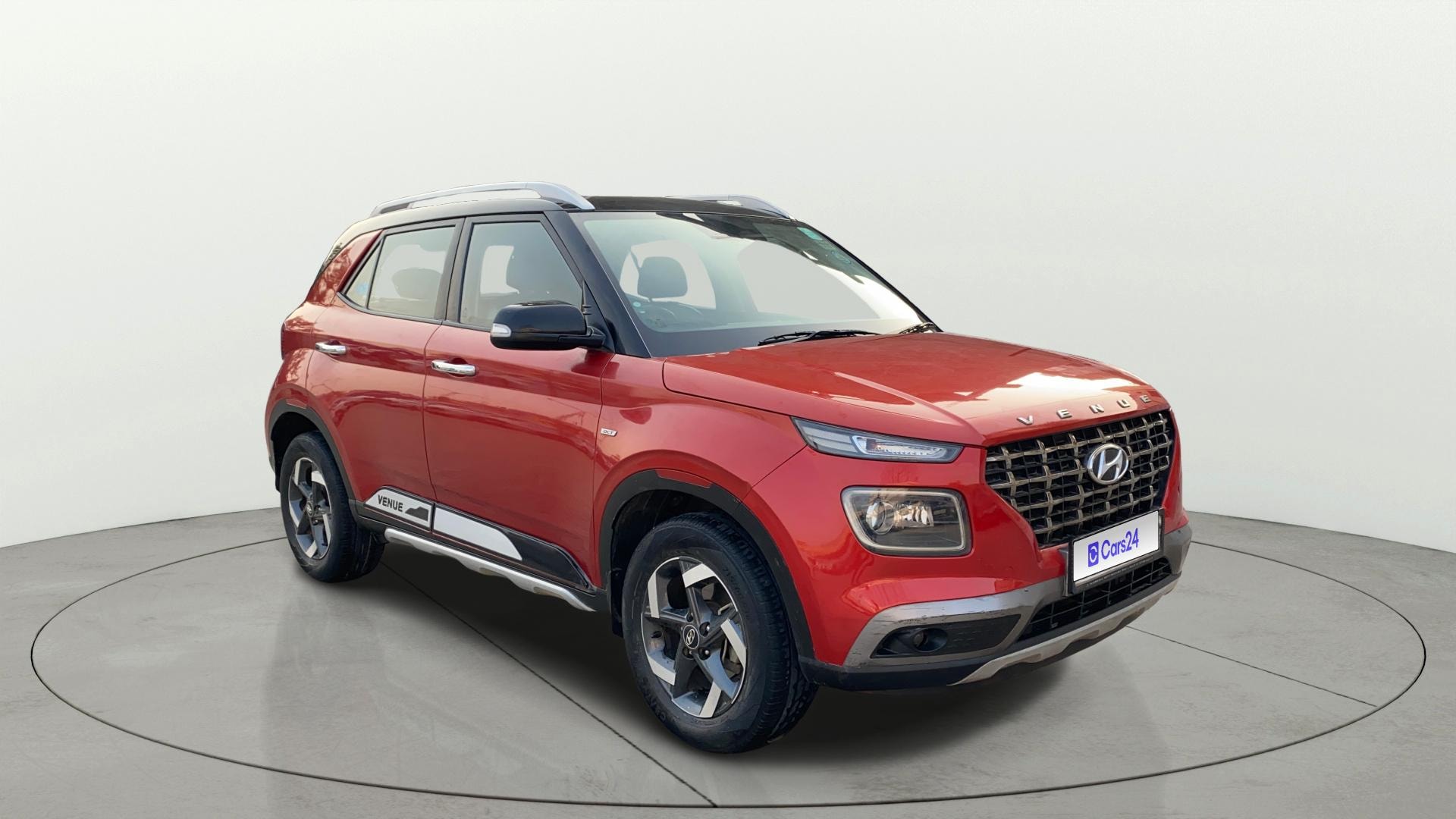 View 2019 Hyundai Venue SX Plus 1.0 Petrol AT Dual Tone Image 14 Used 2019 Hyundai Venue SX Plus 1.0 Petrol AT Dual Tone Image 14
