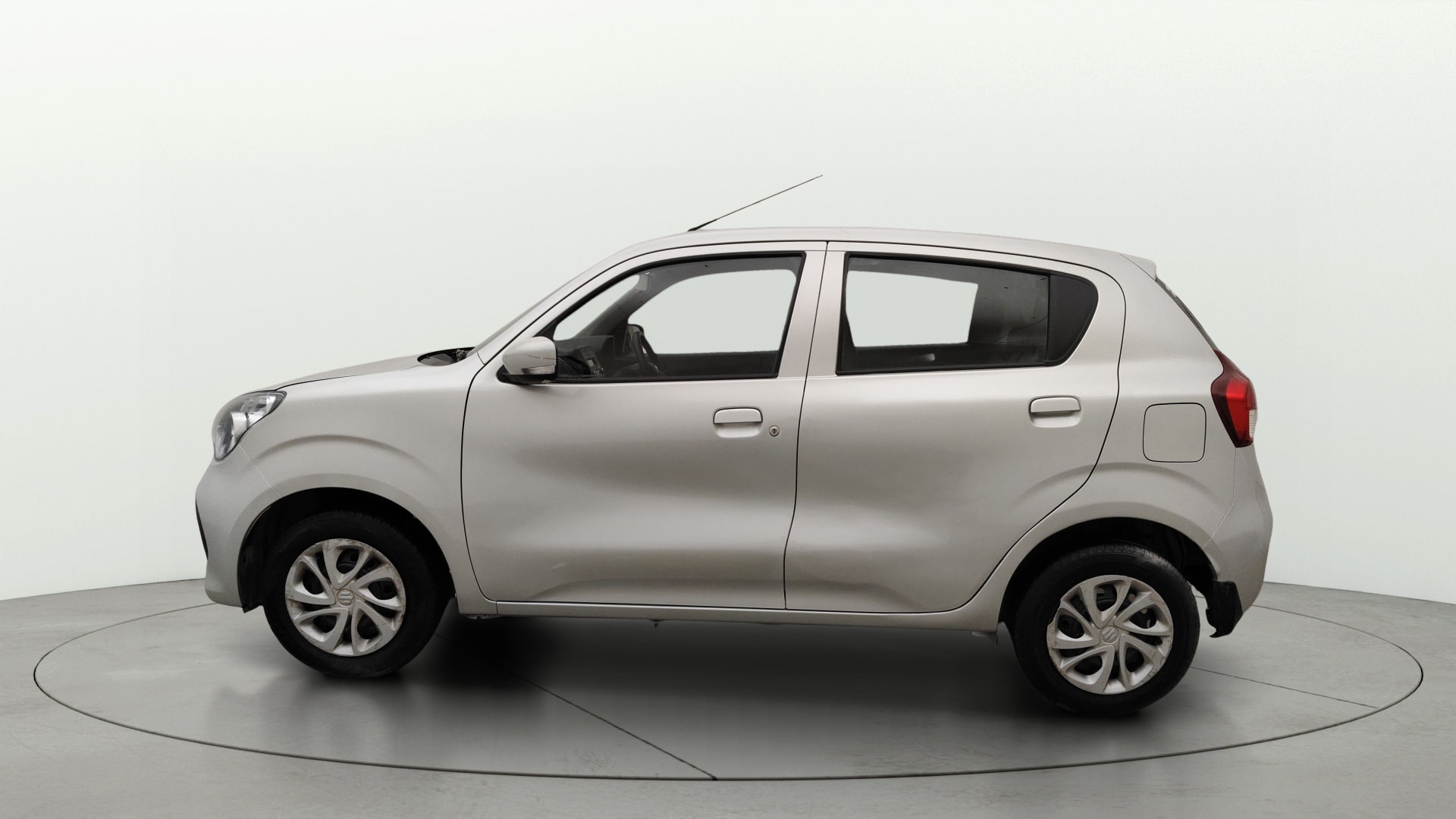 View 2022 Maruti Suzuki 1000 Base Variant Image 5 Used 2022 Maruti Suzuki 1000 Base Variant Image 5