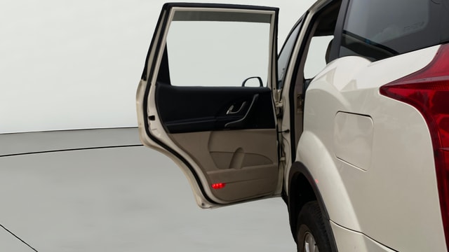 View Mahindra XUV500 Image 24 Used Mahindra XUV500 Image 24