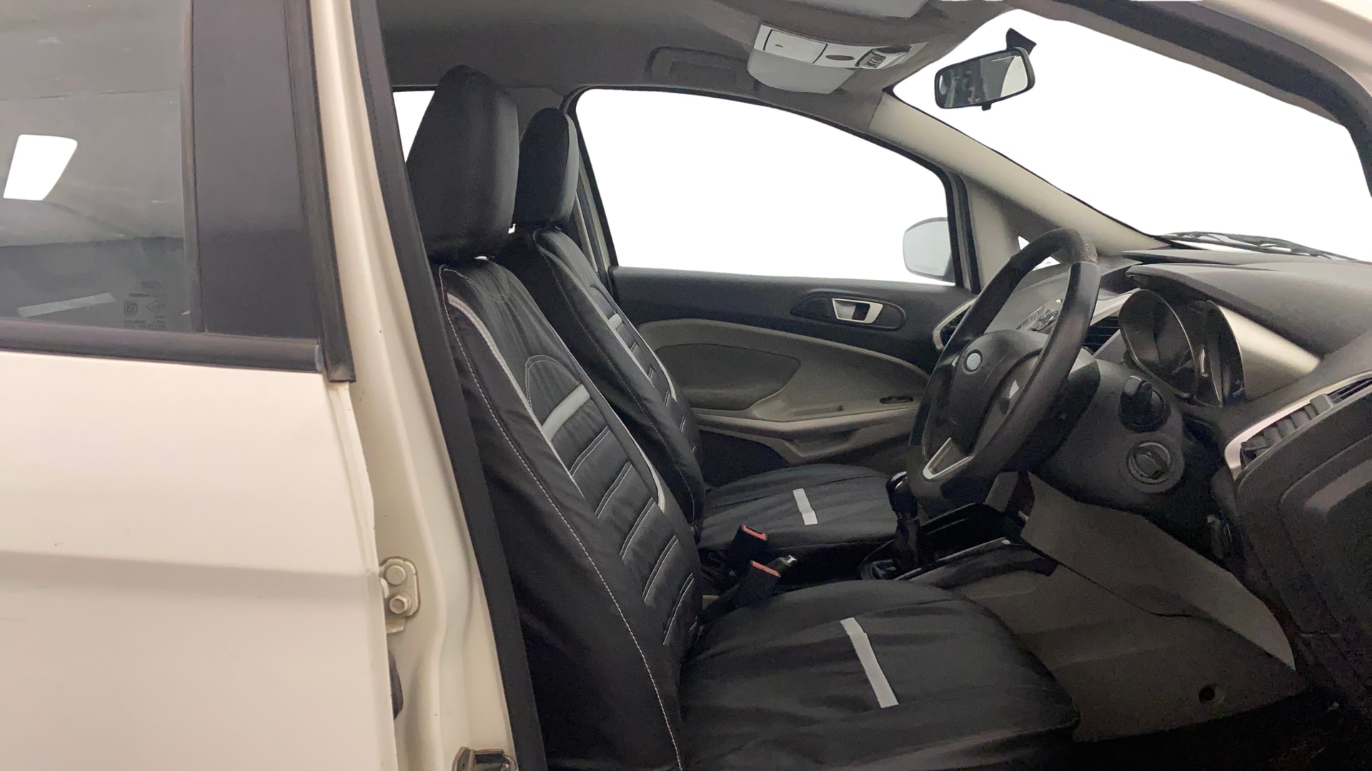 View 2015 Ford EcoSport 1.5 TDCi Diesel Ambiente BS IV Image 25 Used 2015 Ford EcoSport 1.5 TDCi Diesel Ambiente BS IV Image 25