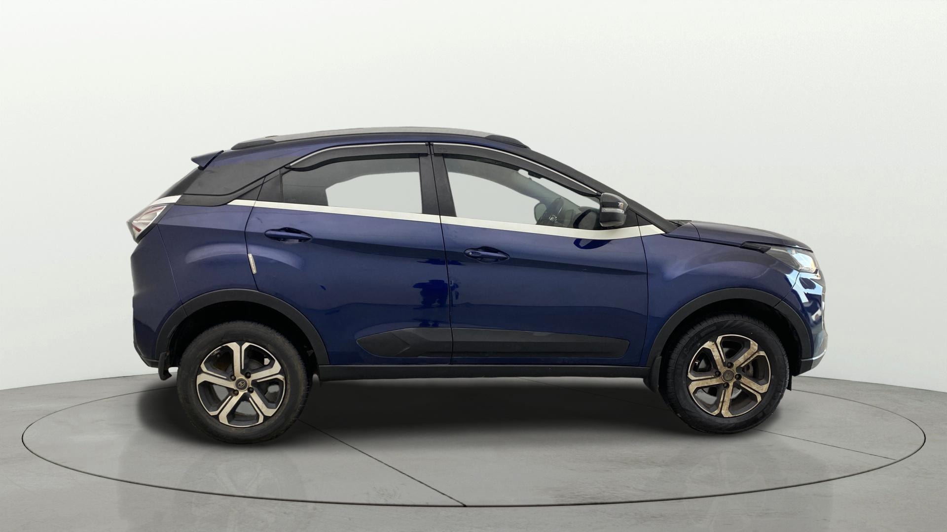 View 2022 Tata Nexon Revotron XE Image 9 Used 2022 Tata Nexon Revotron XE Image 9