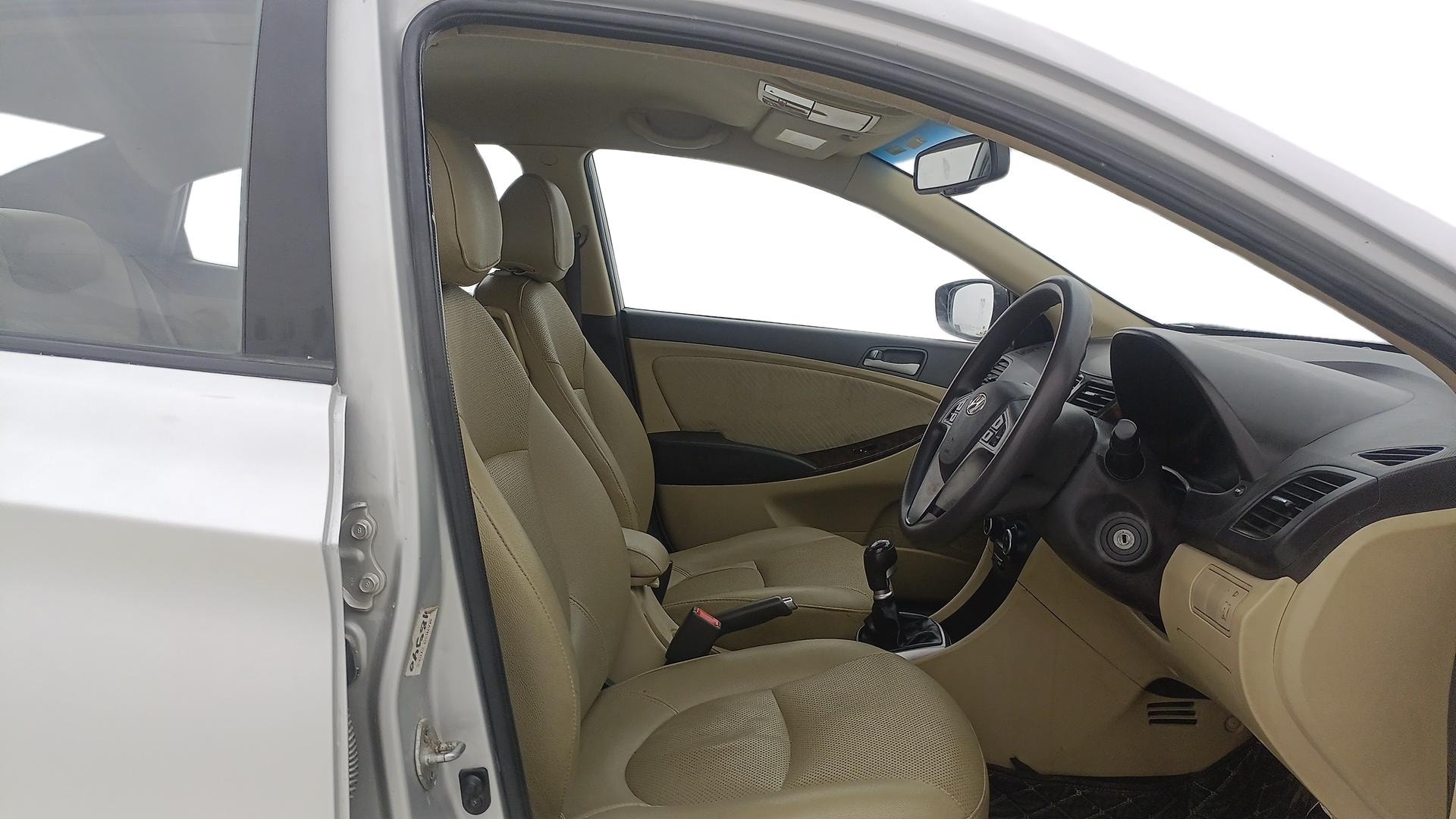 View 2016 Hyundai Verna 1.6 VTVT S Image 17 Used 2016 Hyundai Verna 1.6 VTVT S Image 17
