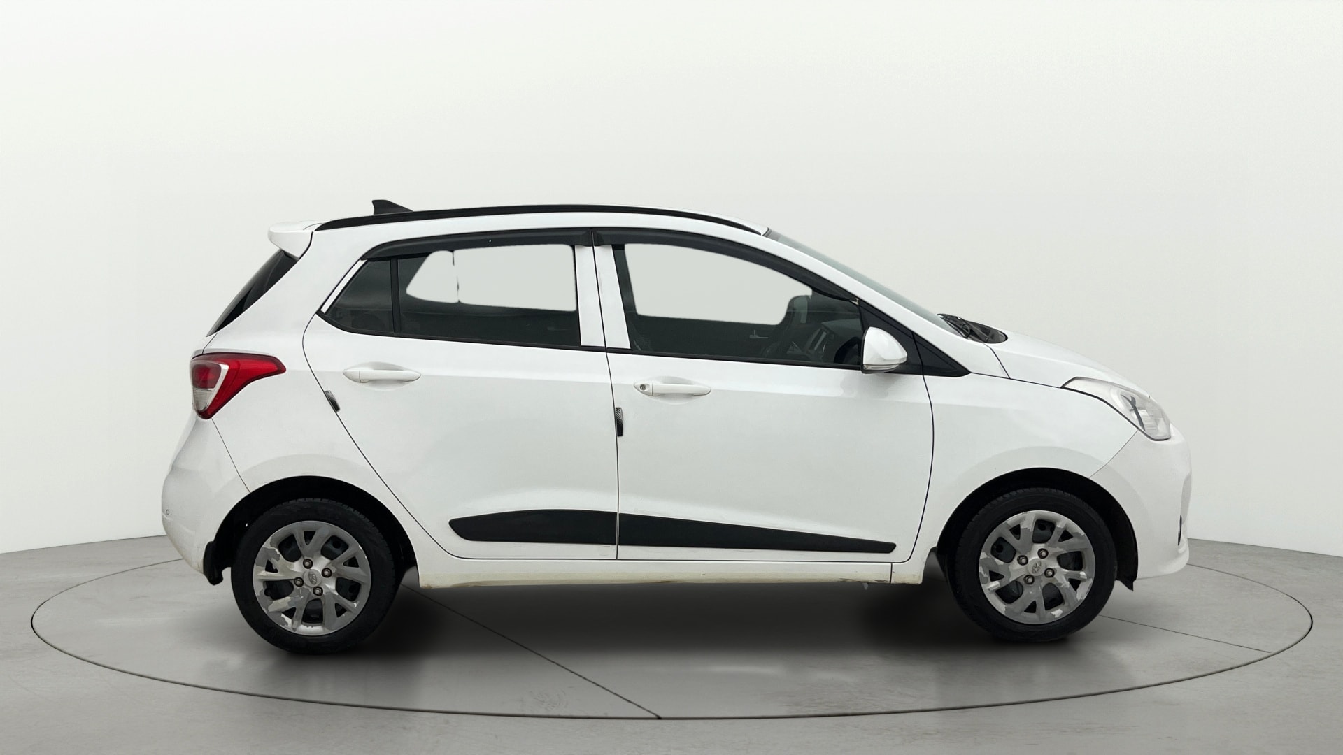 View 2019 Hyundai Grand i10 Sportz 1.2 Kappa Image 27 Used 2019 Hyundai Grand i10 Sportz 1.2 Kappa Image 27