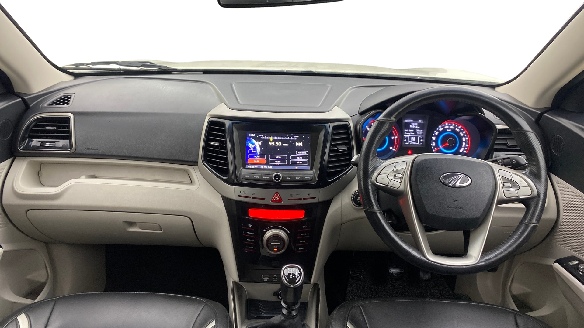 View 2020 Mahindra XUV300 W4 Petrol BS IV Image 31 Used 2020 Mahindra XUV300 W4 Petrol BS IV Image 31