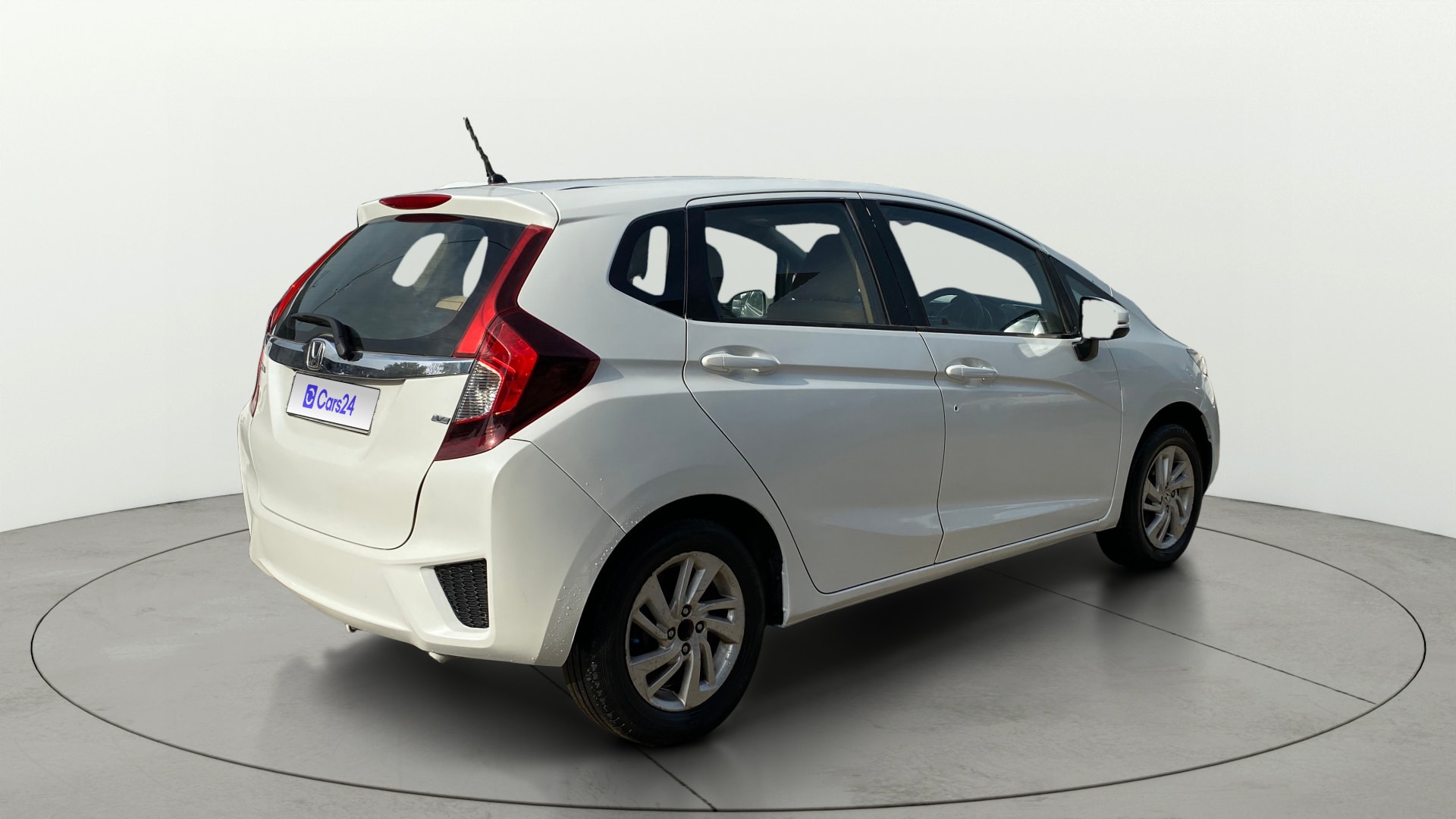 View 2016 Honda Jazz E MT Diesel Image 43 Used 2016 Honda Jazz E MT Diesel Image 43