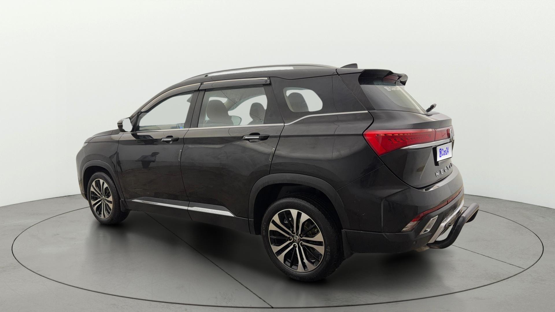View 2023 MG Hector Plus Sharp Pro 6 Seater Diesel Image 2 Used 2023 MG Hector Plus Sharp Pro 6 Seater Diesel Image 2