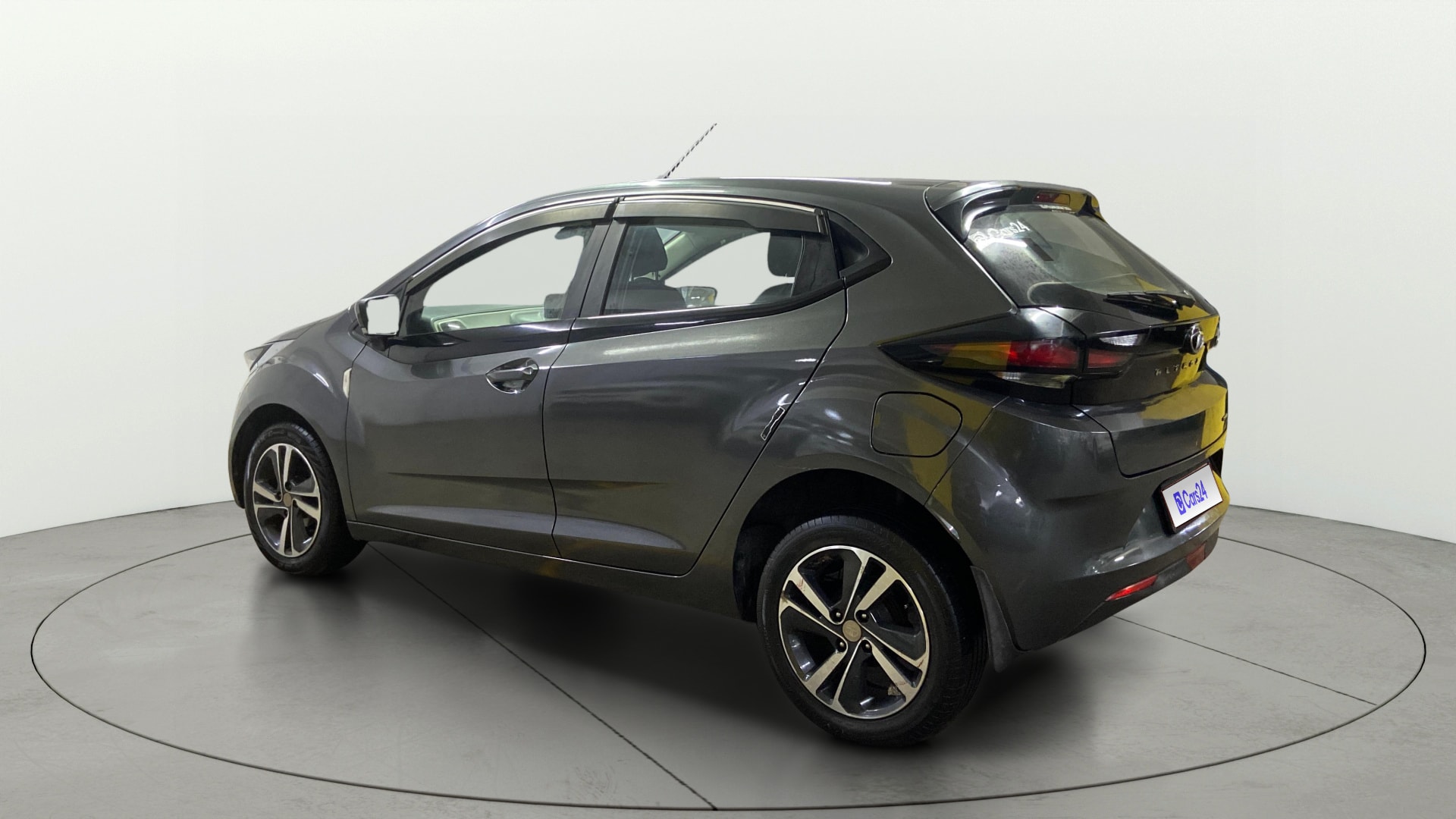 View 2022 Tata Altroz XZ Petrol Image 2 Used 2022 Tata Altroz XZ Petrol Image 2