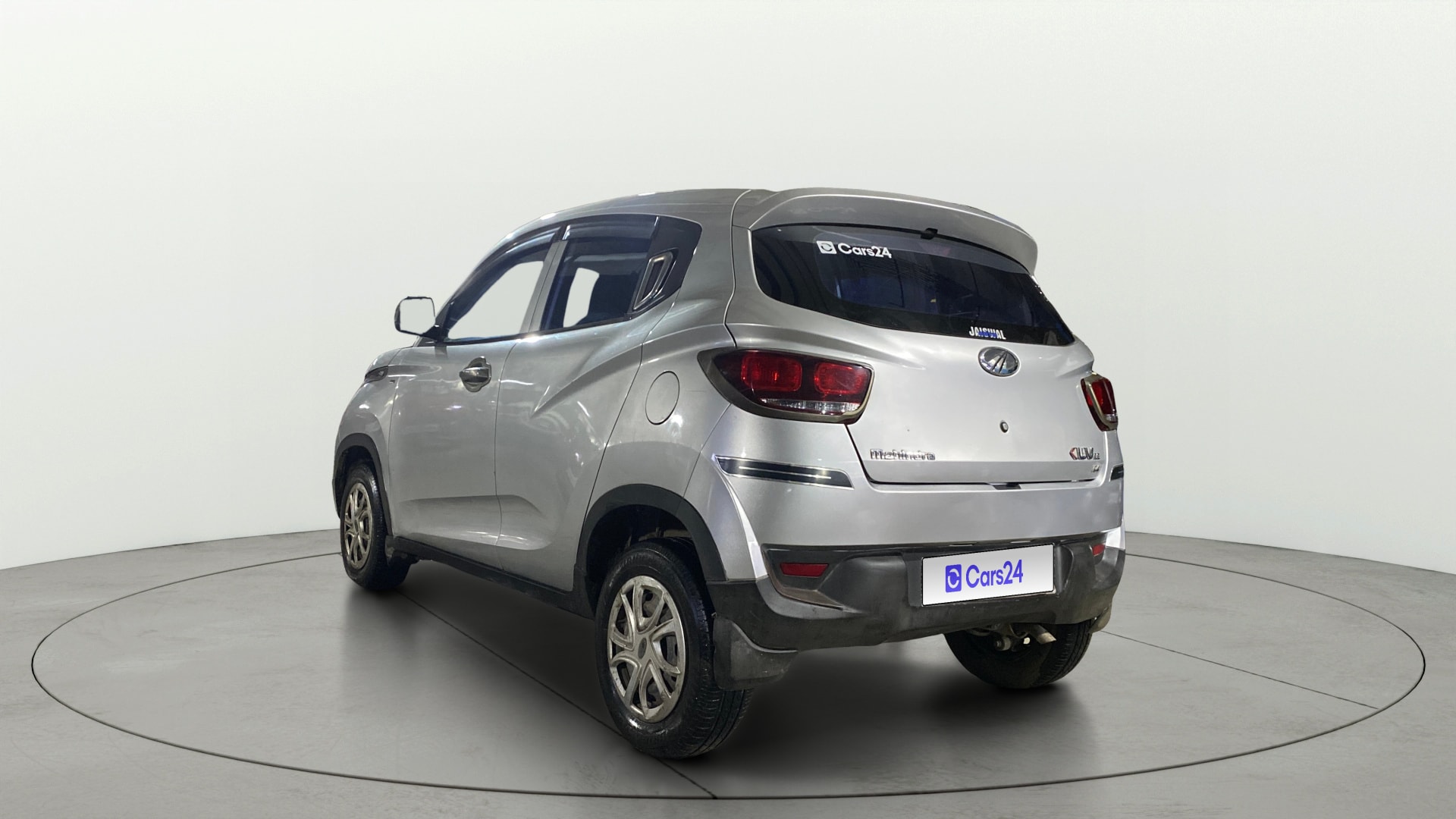 View 2016 Mahindra KUV100 K4 Plus Petrol 6 Seater BS IV Image 2 Used 2016 Mahindra KUV100 K4 Plus Petrol 6 Seater BS IV Image 2