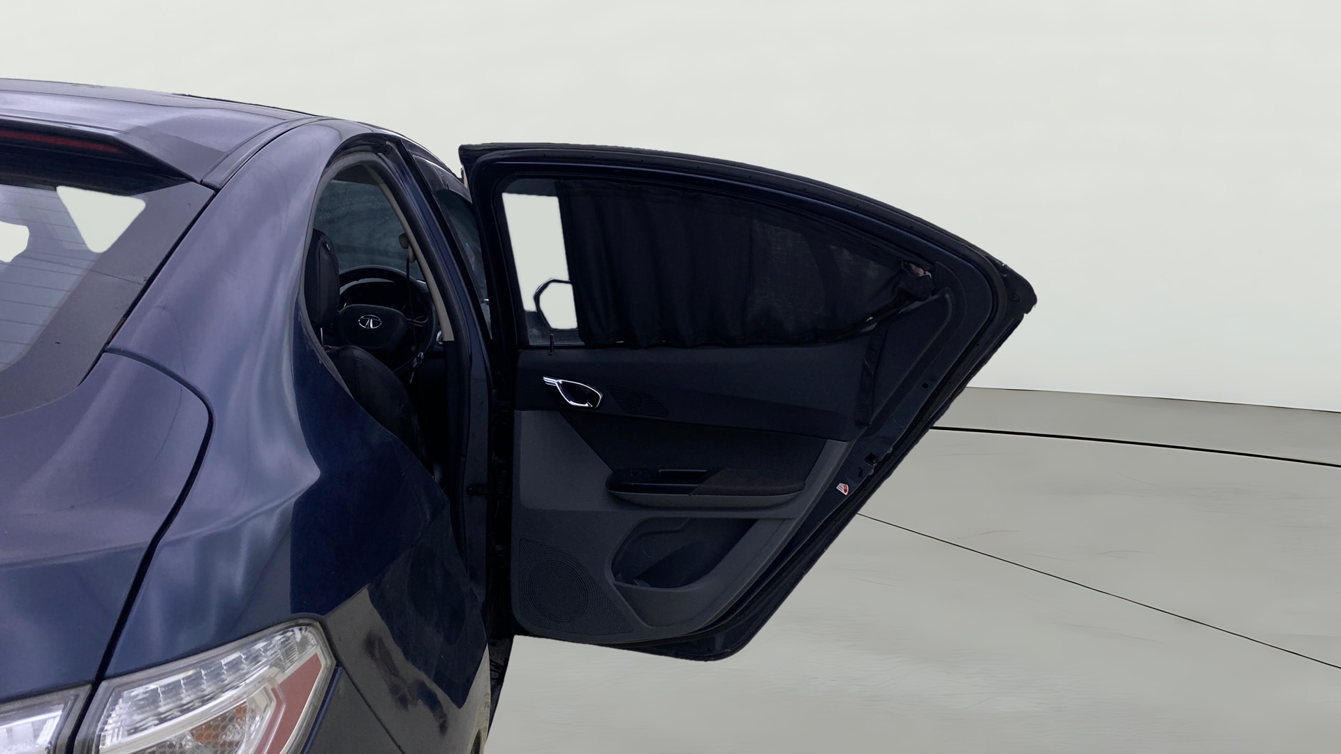 View 2019 Tata Tigor XE Diesel Image 7 Used 2019 Tata Tigor XE Diesel Image 7