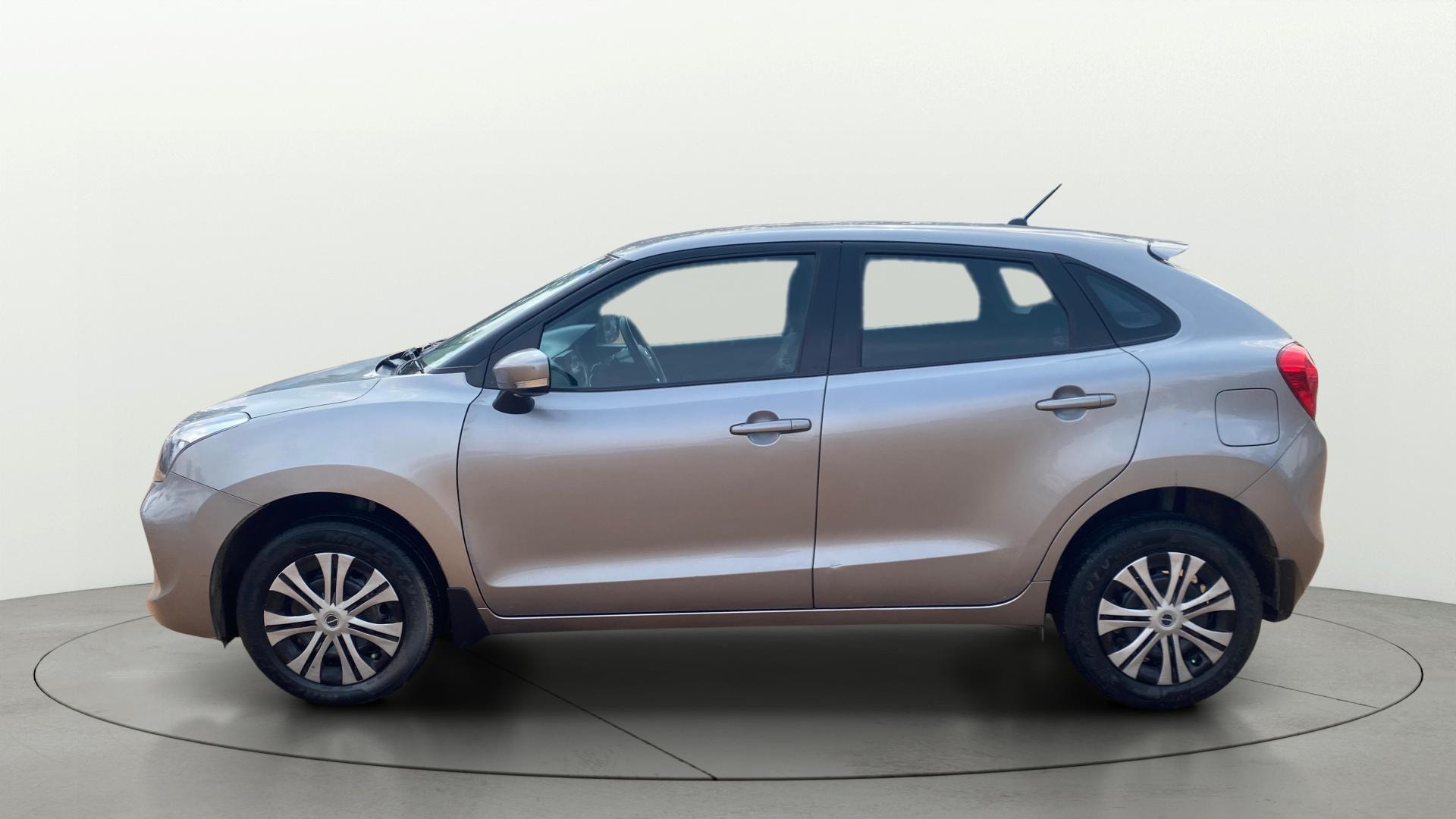 View 2020 Maruti Suzuki 1000 Base Variant Image 5 Used 2020 Maruti Suzuki 1000 Base Variant Image 5