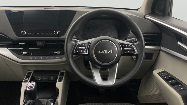 View Kia Carens Image 14 Used Kia Carens Image 14