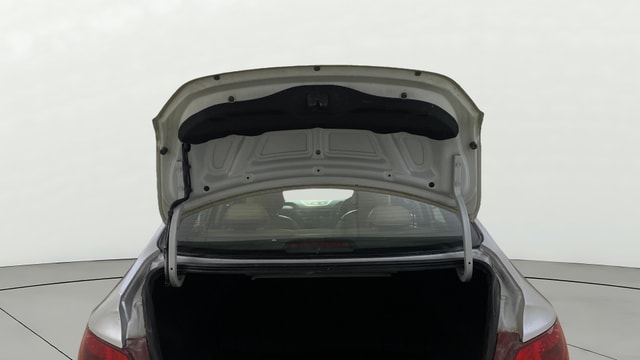 View Hyundai Fluidic Verna Image 16 Used Hyundai Fluidic Verna Image 16