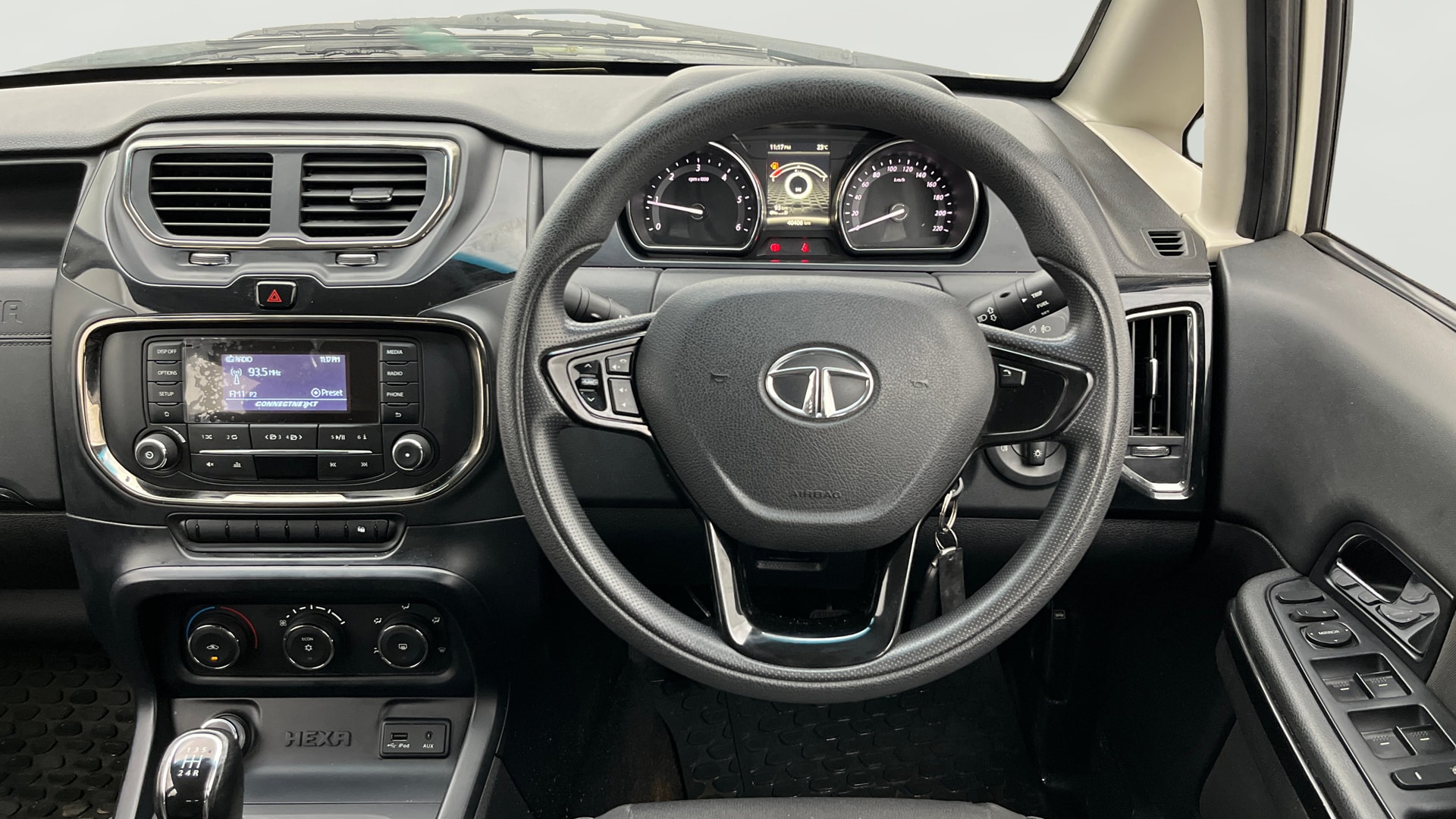 View 2017 Tata Hexa XE 4X2 Image 21 Used 2017 Tata Hexa XE 4X2 Image 21