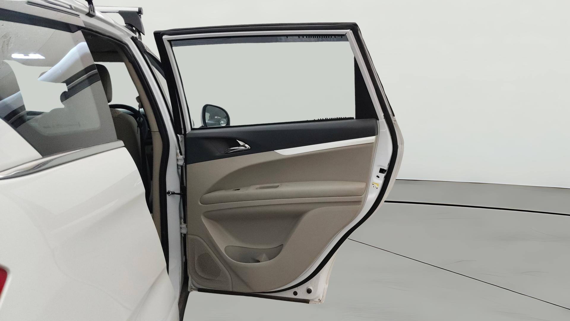 View 2025 Mahindra Marazzo M6 Plus 8-Seater Image 7 Used 2025 Mahindra Marazzo M6 Plus 8-Seater Image 7