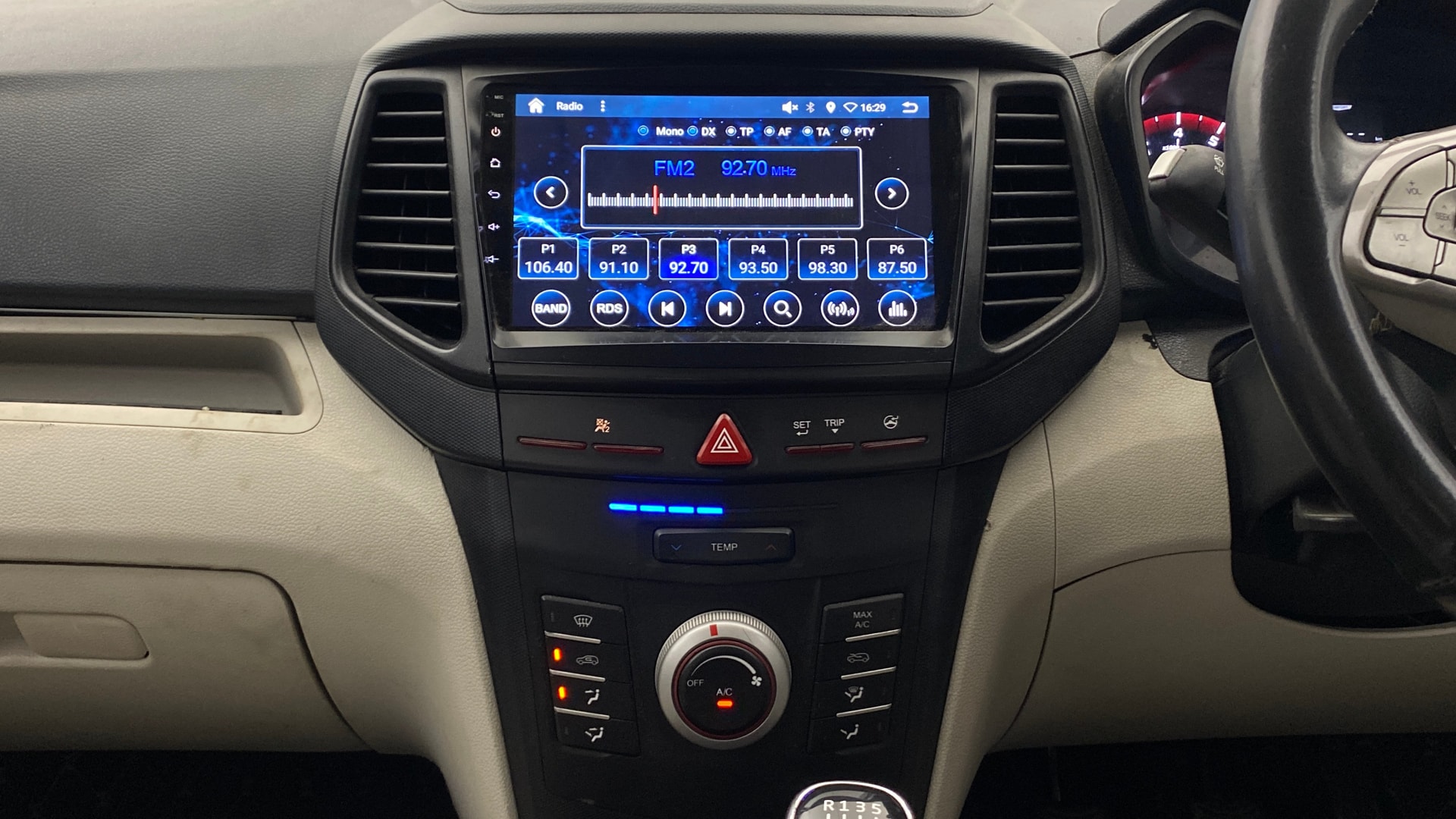View 2022 Mahindra XUV300 W4 Petrol BS IV Image 18 Used 2022 Mahindra XUV300 W4 Petrol BS IV Image 18