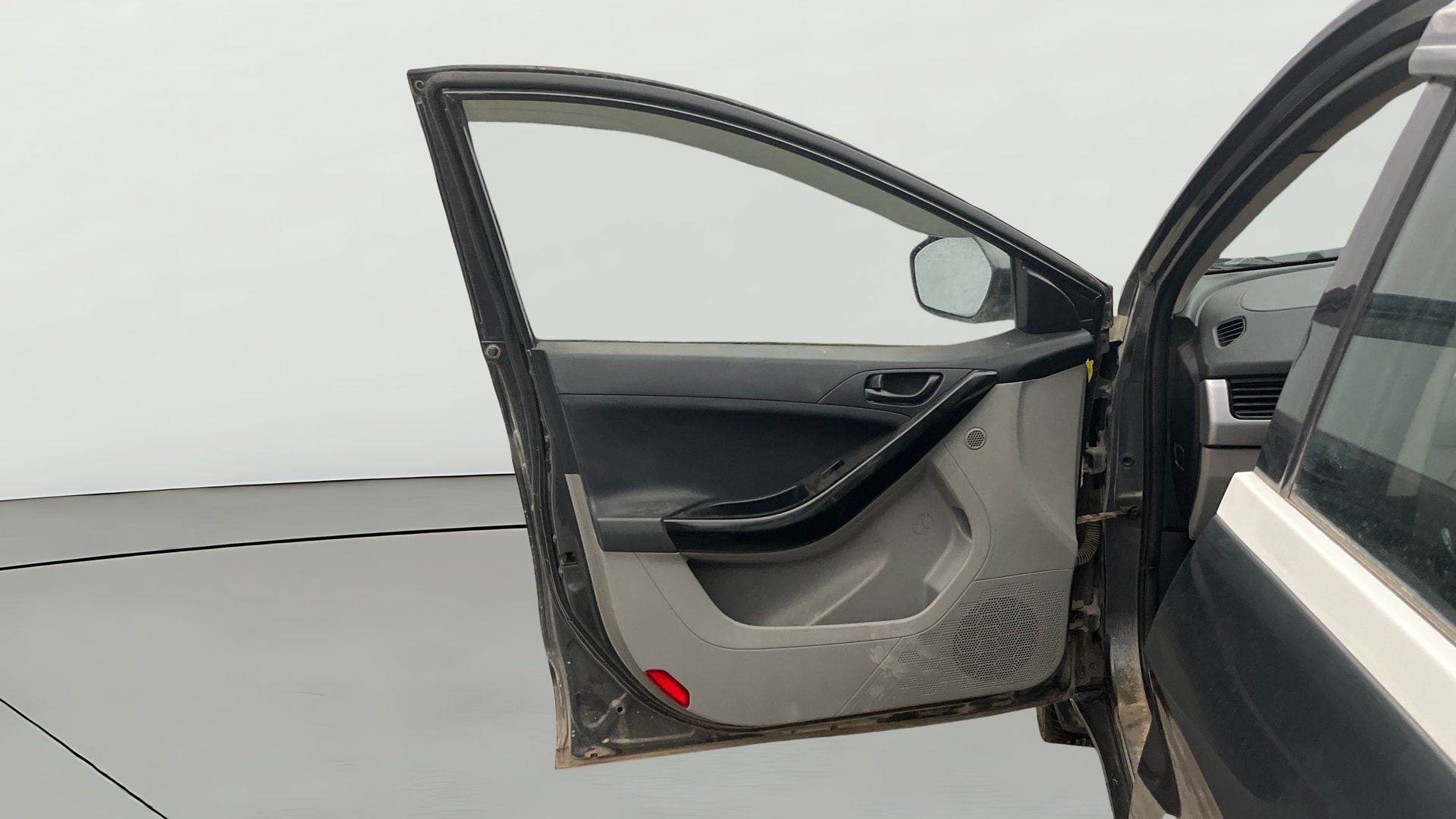 View 2019 Tata Nexon Revotron XM Image 30 Used 2019 Tata Nexon Revotron XM Image 30