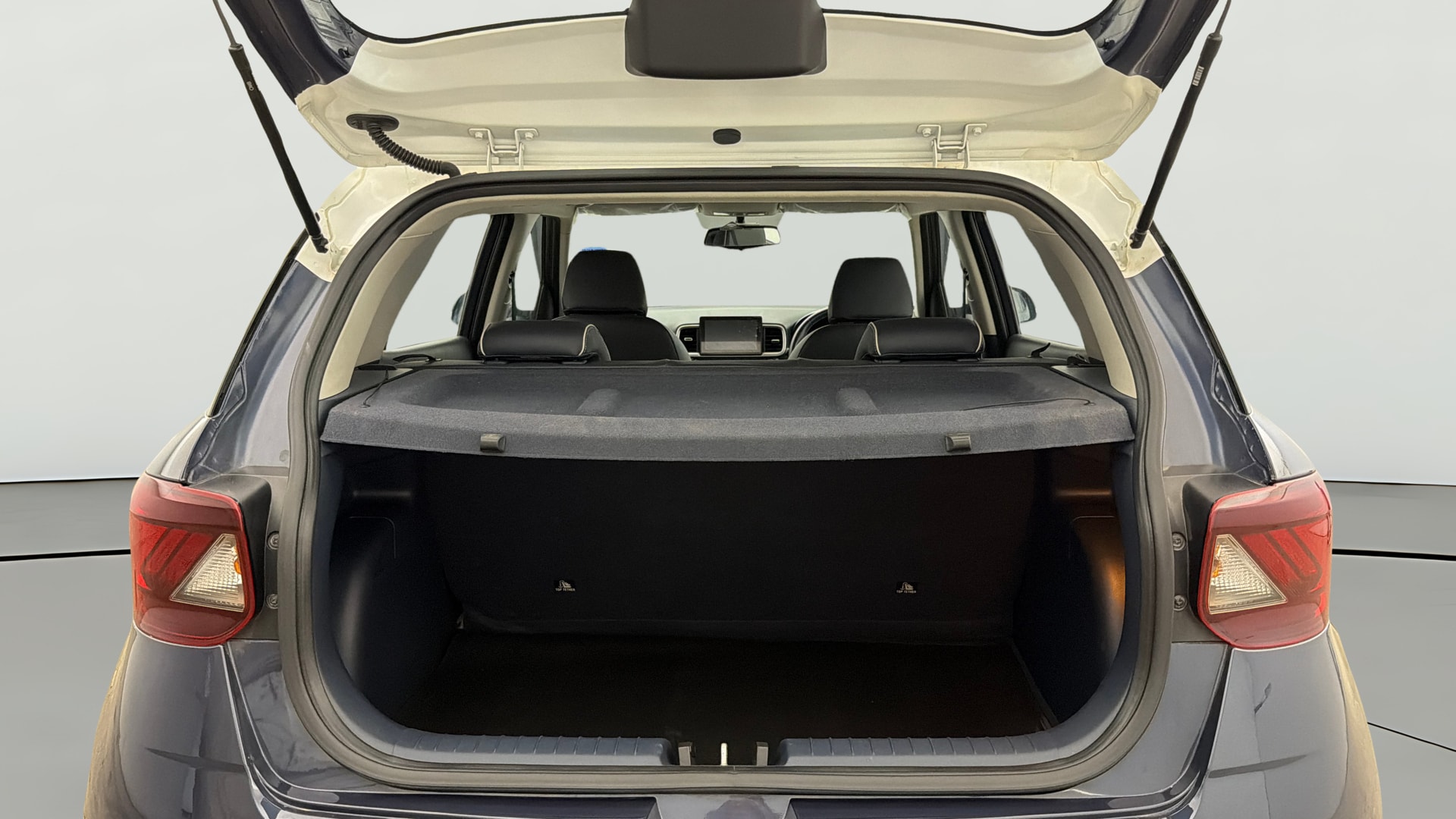View 2019 Hyundai Venue SX Plus 1.0 Petrol AT Dual Tone Image 40 Used 2019 Hyundai Venue SX Plus 1.0 Petrol AT Dual Tone Image 40